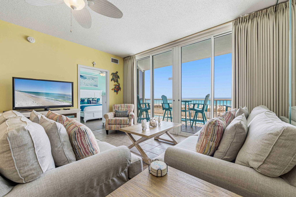 Waters Edge 211 Beach Happy- 2nd Floor Waterfront Condo with Central AC, Washer&Dryer & Shared Pools