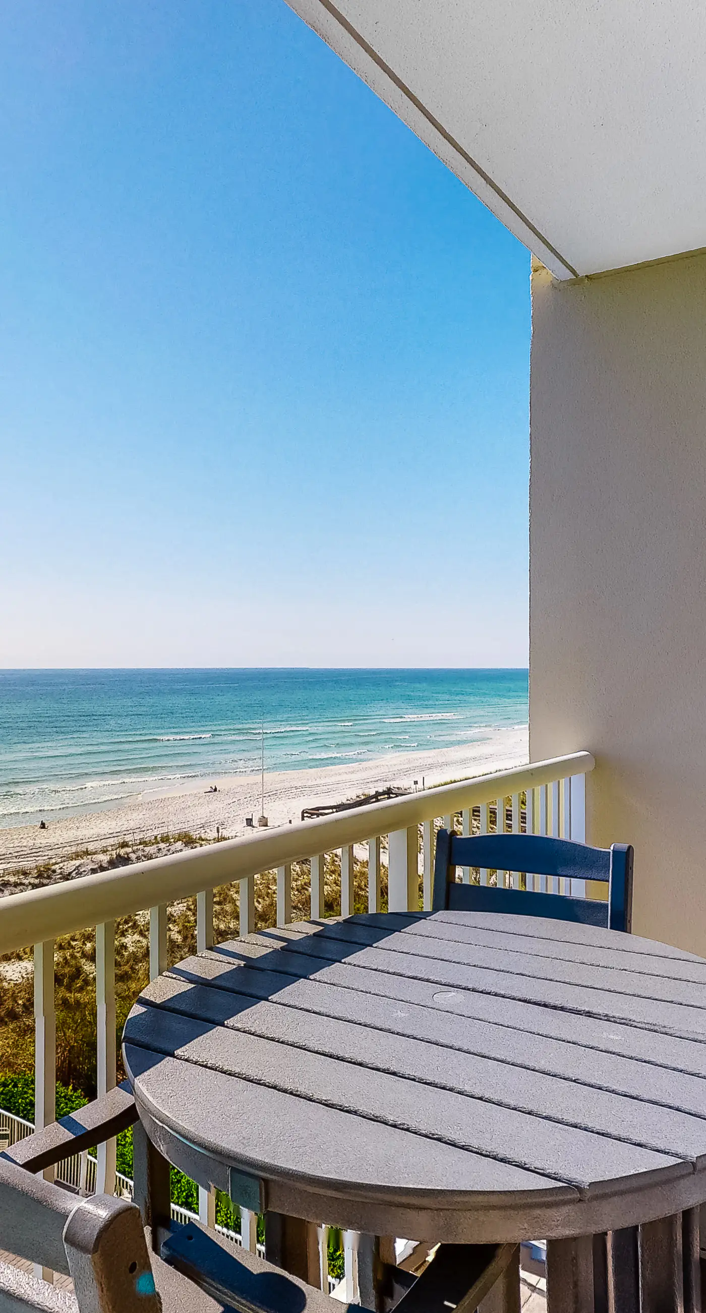 Waters Edge 509- Inviting 5th Floor Condo On Okaloosa Island Gulf-Front Views Beach Chairs