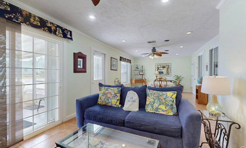 Gulf Getaway with Free WiFi, Wet Bar, Enclosed Yard, & Screened-In Porch