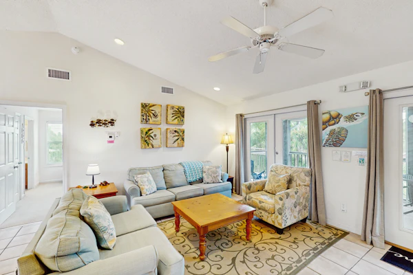 Dog-friendly home near the beach with spacious living area, porch & sundeck