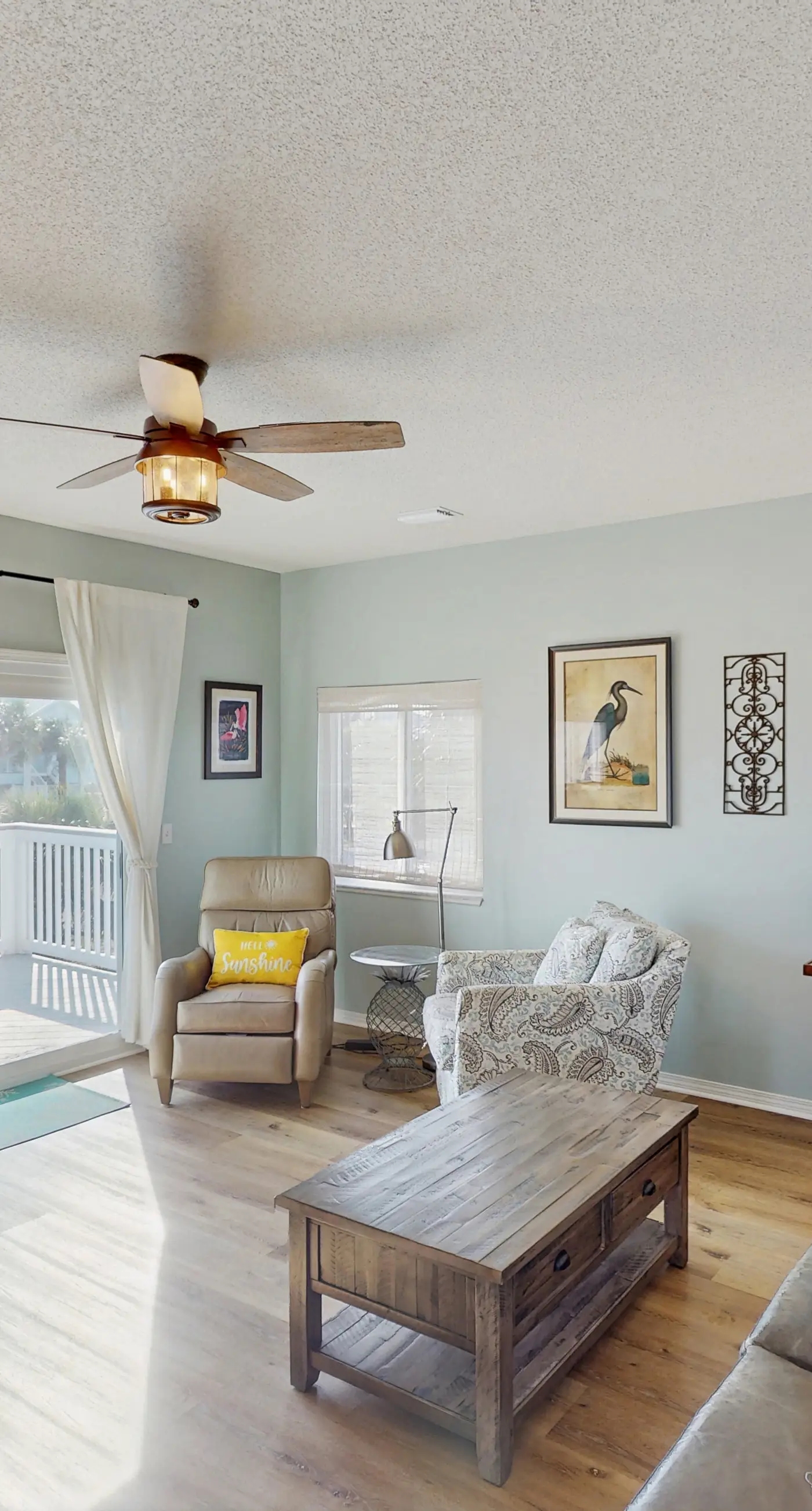 Charming beach house with a Gulf view, patio, deck, washer&dryer, & AC