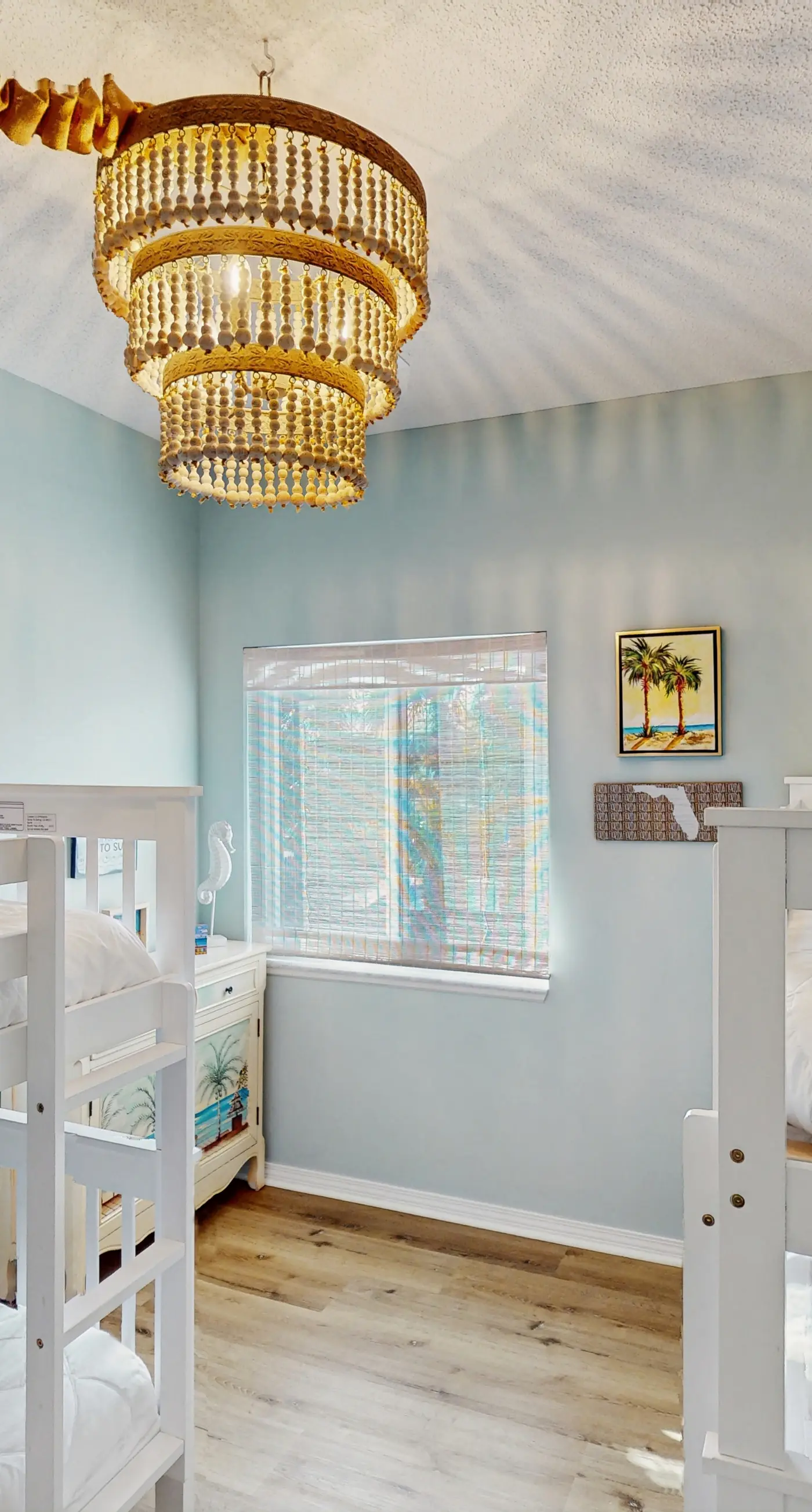 Charming beach house with a Gulf view, patio, deck, washer&dryer, & AC