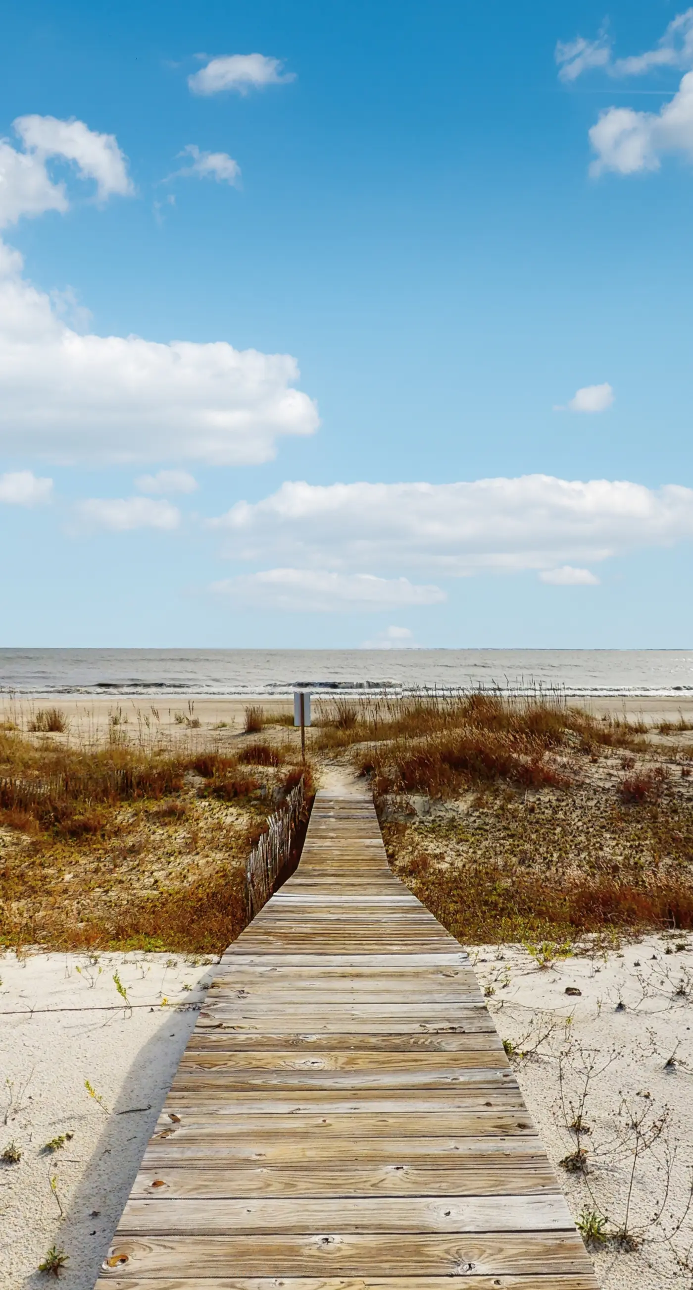 Charming beach house with a Gulf view, patio, deck, washer&dryer, & AC