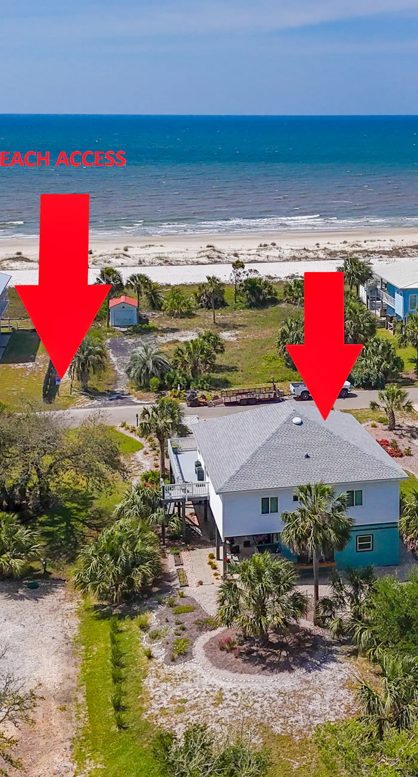 Charming beach house with a Gulf view, patio, deck, washer&dryer, & AC