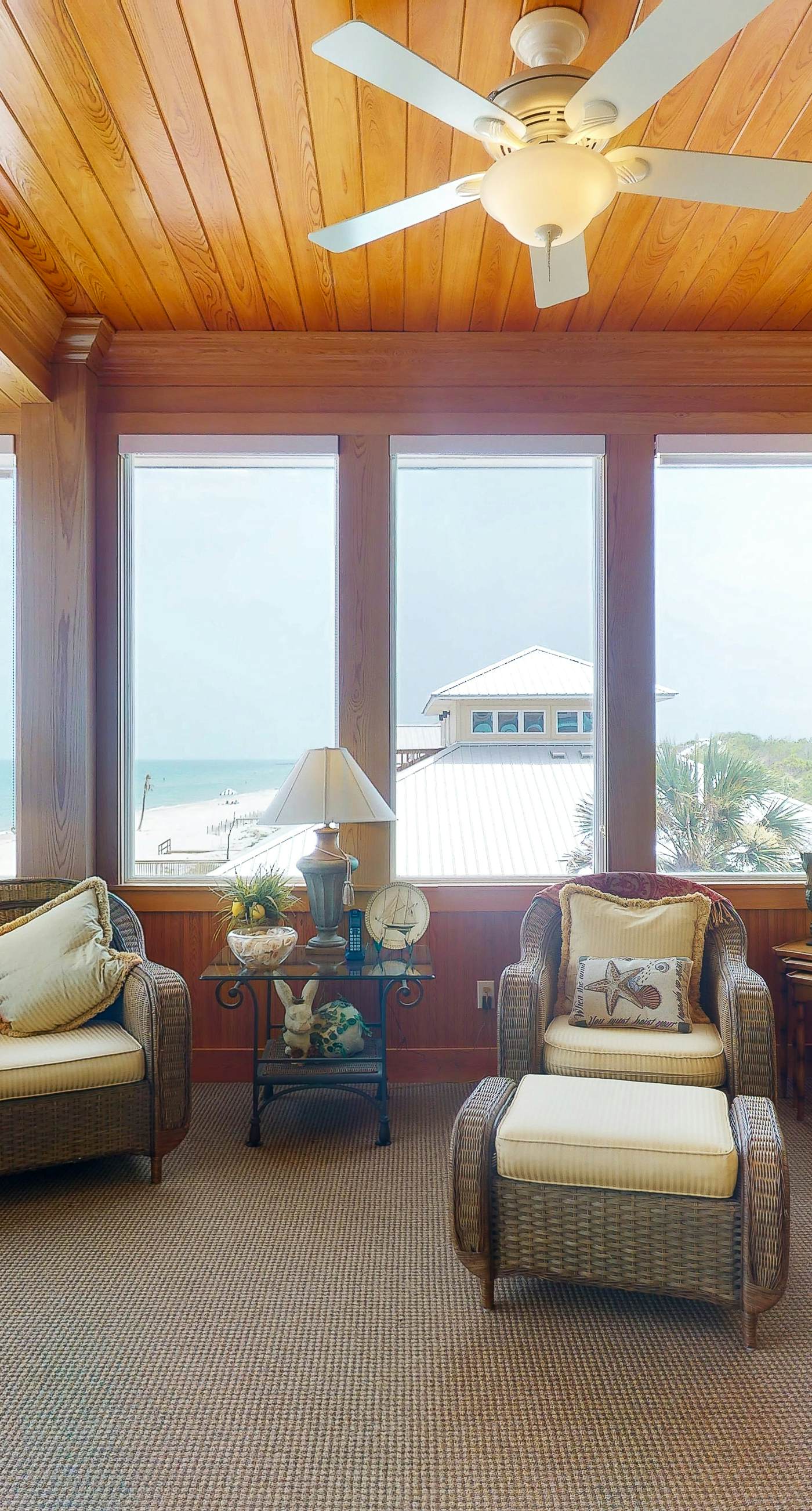 Gorgeous beachfront home - washer/dryer, deck & central AC - community pool