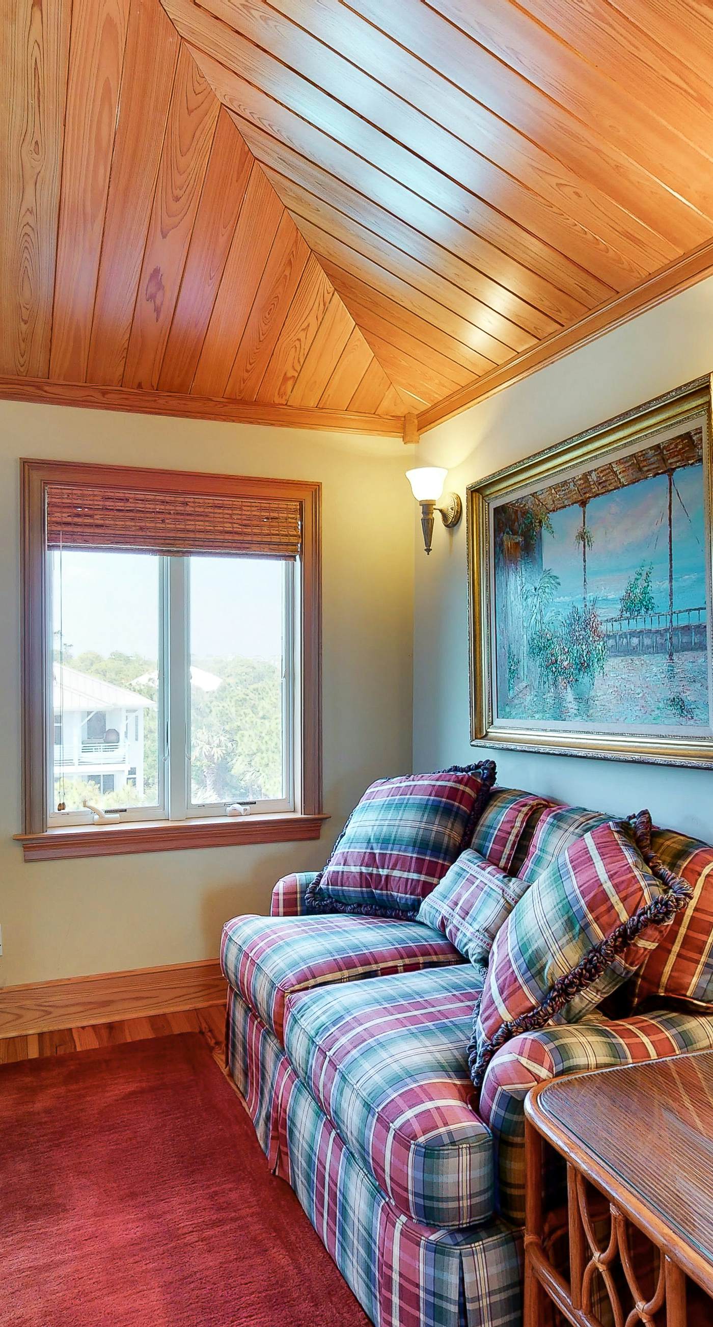 Gorgeous beachfront home - washer/dryer, deck & central AC - community pool