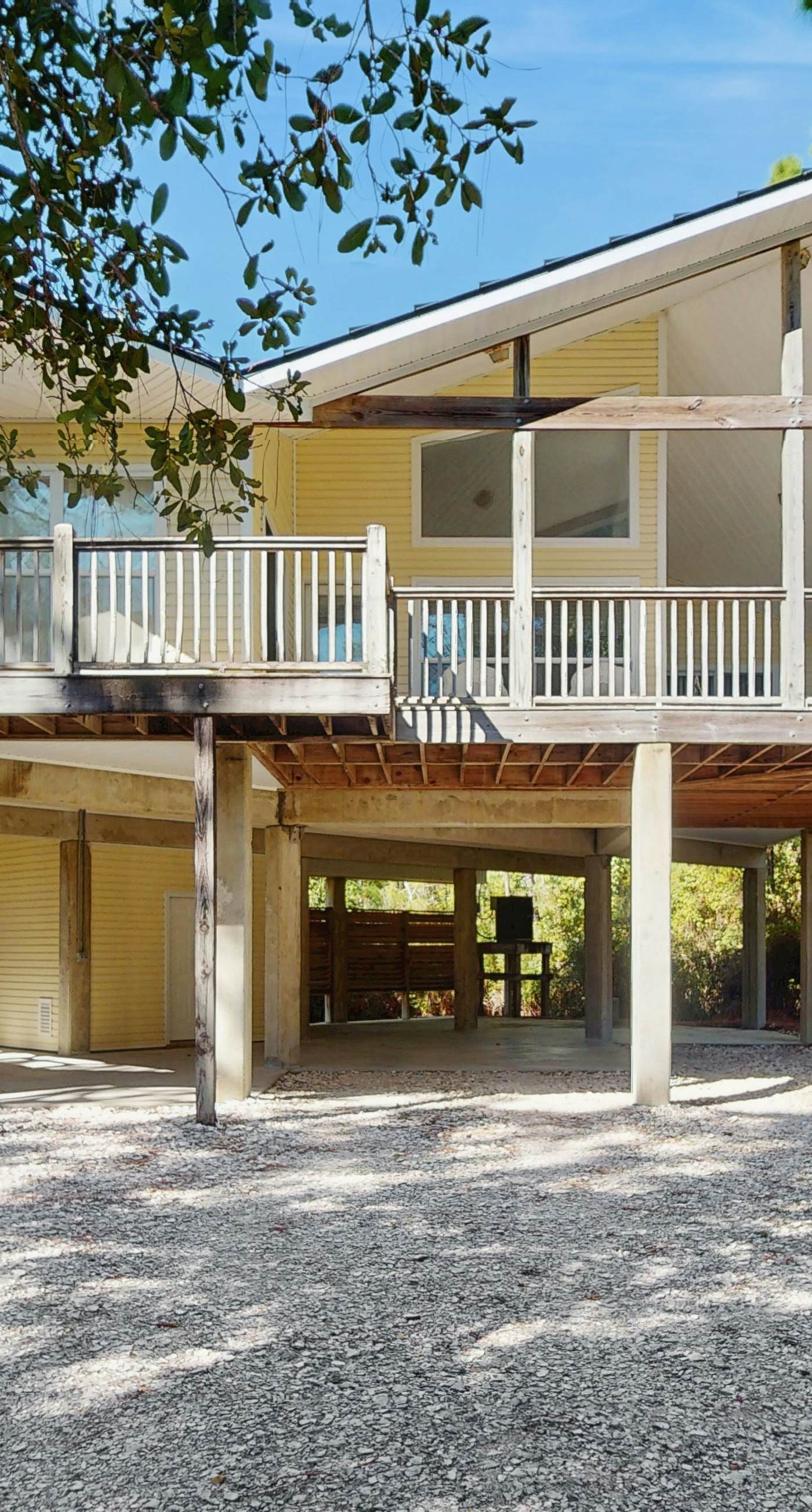 Snowbird-friendly home near the beach with deck, outdoor shower, W/D
