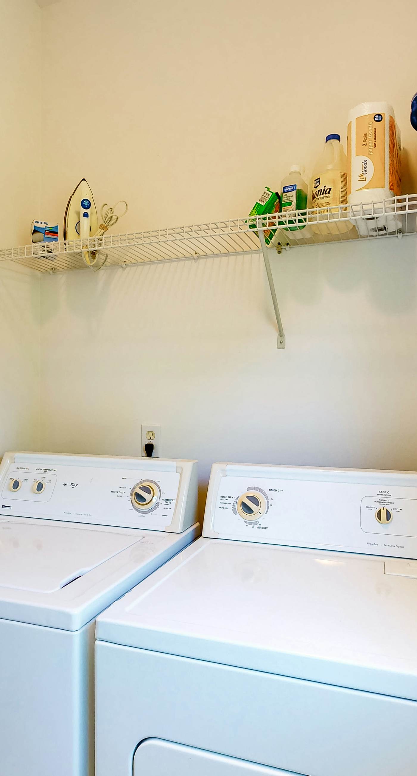 Snowbird-friendly home near the beach with deck, outdoor shower, W/D