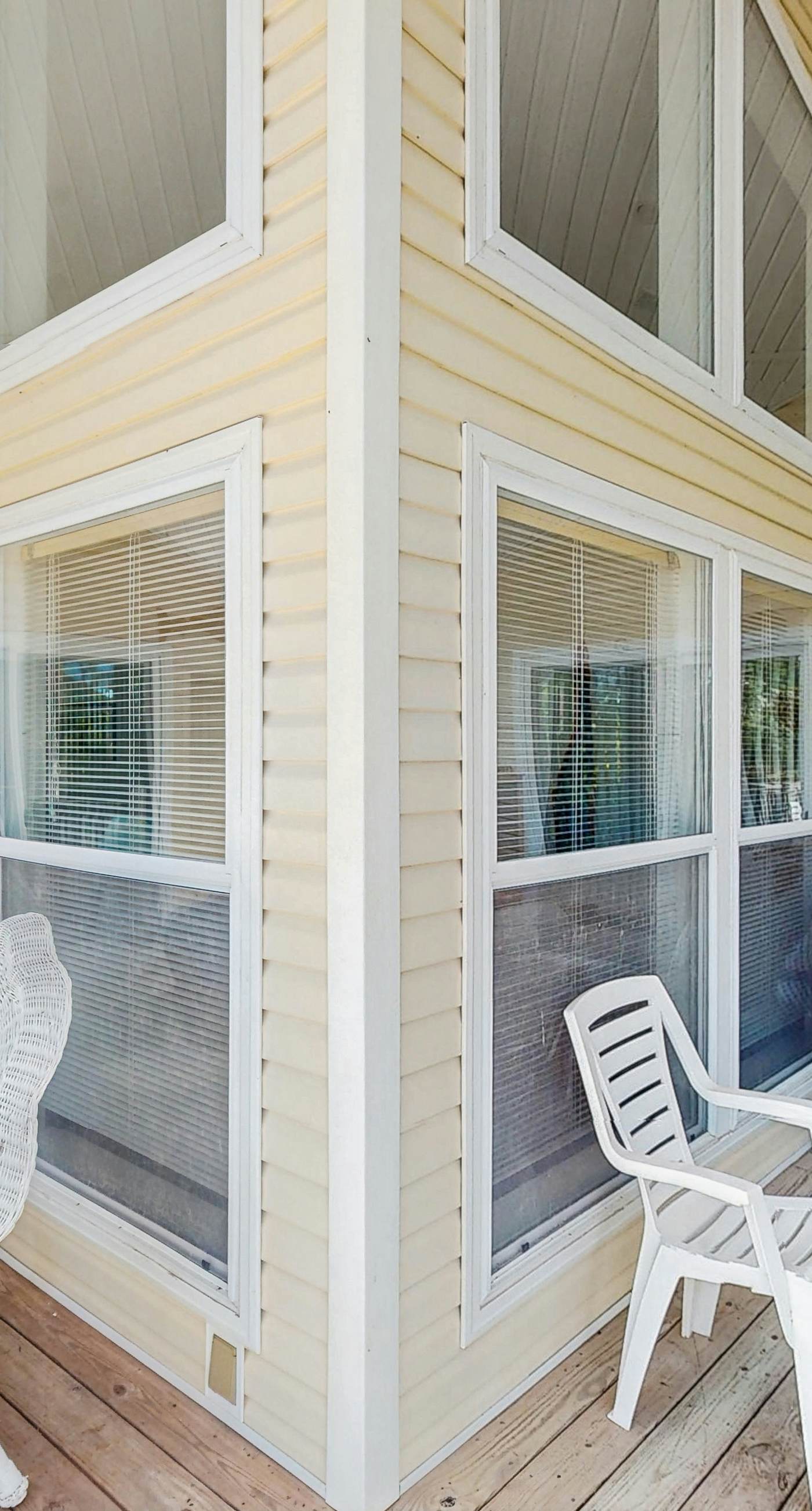 Snowbird-friendly home near the beach with deck, outdoor shower, W/D