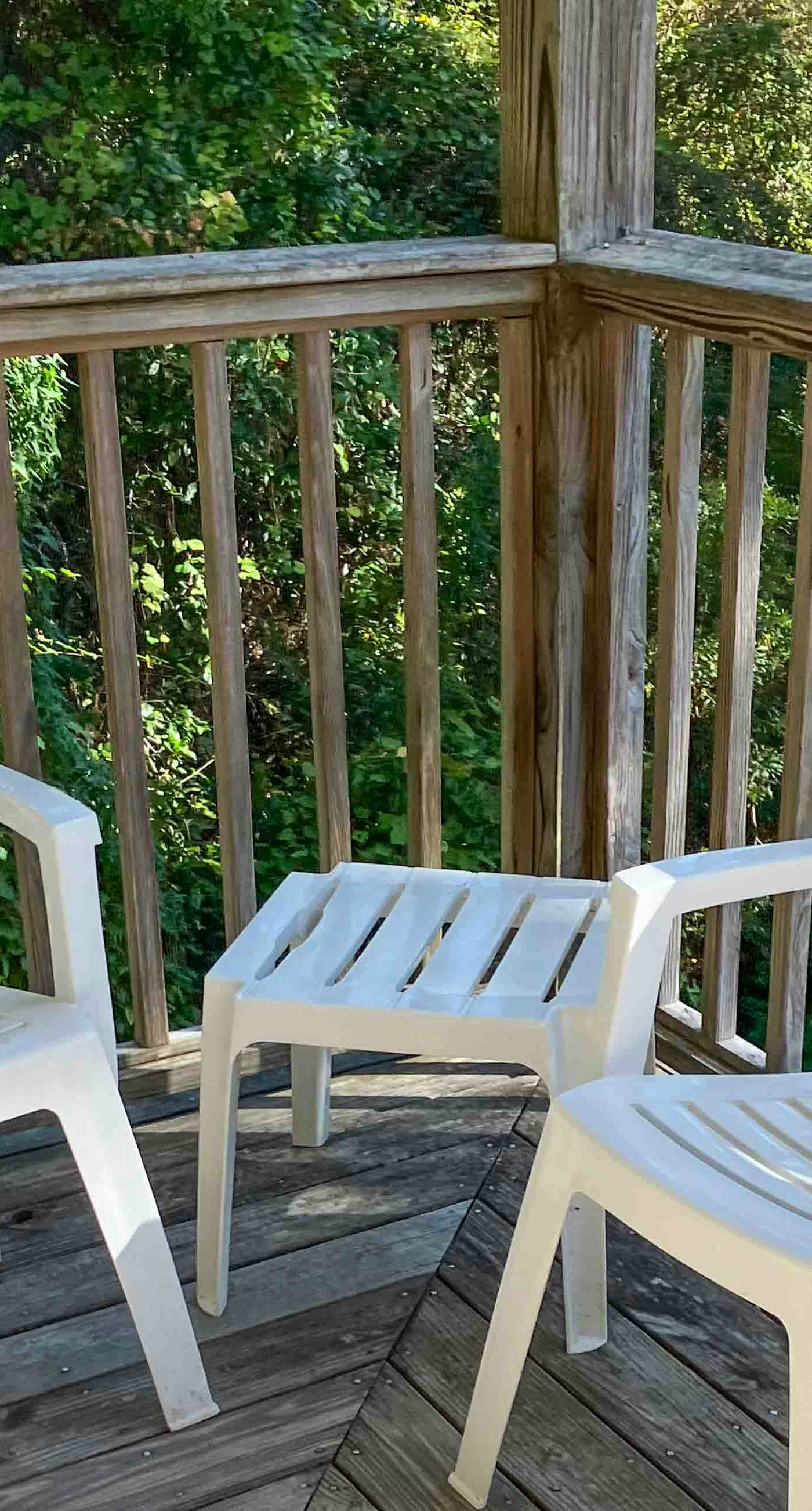 Snowbird-friendly home near the beach with deck, outdoor shower, W/D