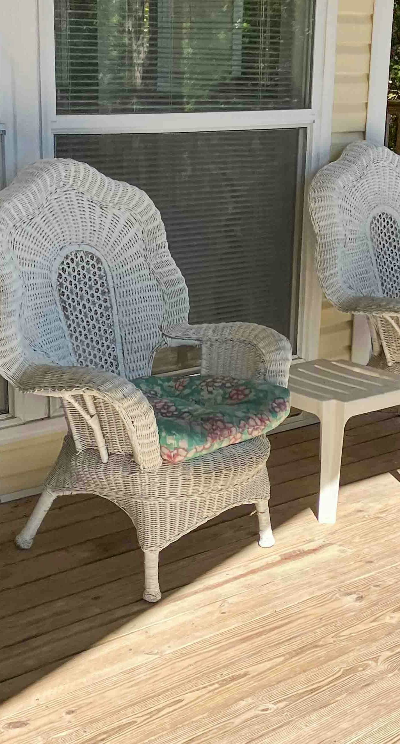 Snowbird-friendly home near the beach with deck, outdoor shower, W/D