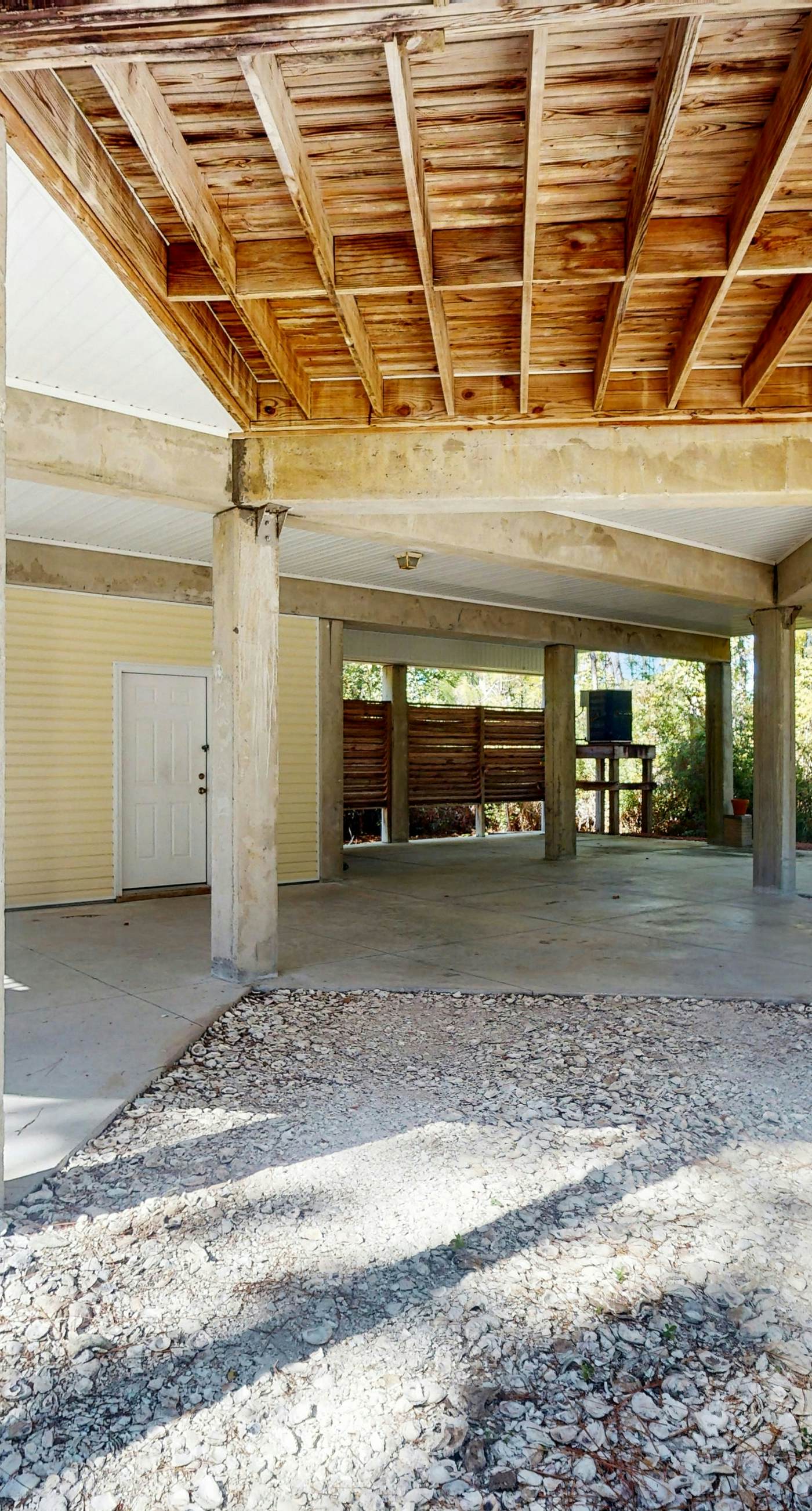 Snowbird-friendly home near the beach with deck, outdoor shower, W/D