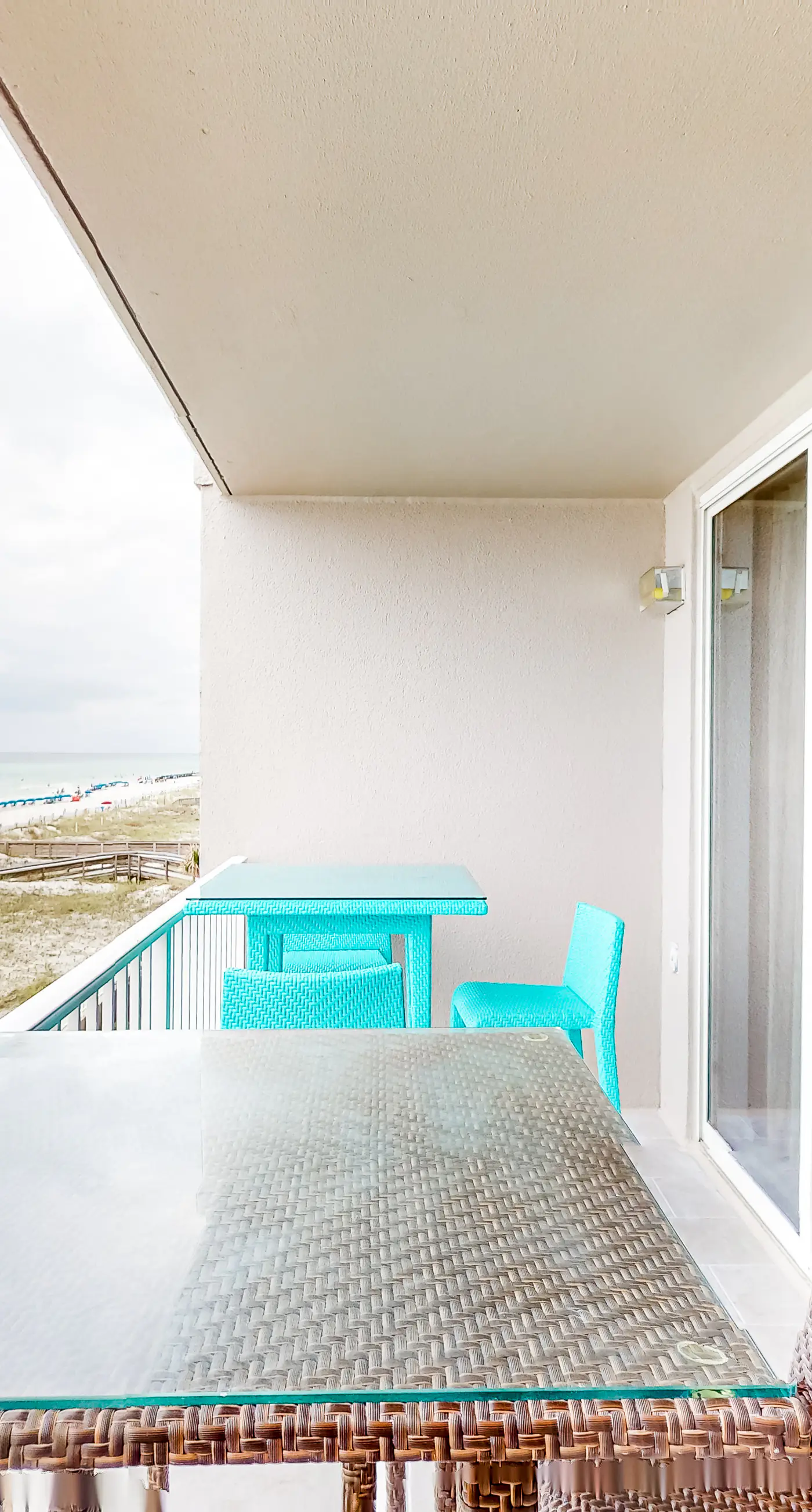 Island Princess 412- Beachfront condo with pool, hot tub, gym access, balcony