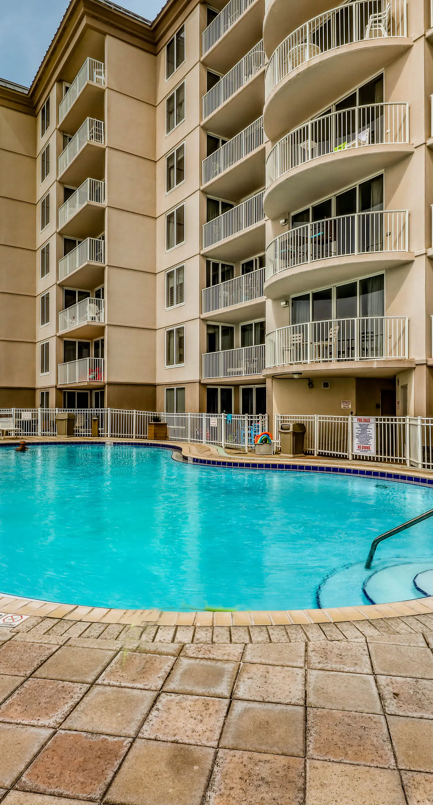 Island Princess 412- Beachfront condo with pool, hot tub, gym access, balcony