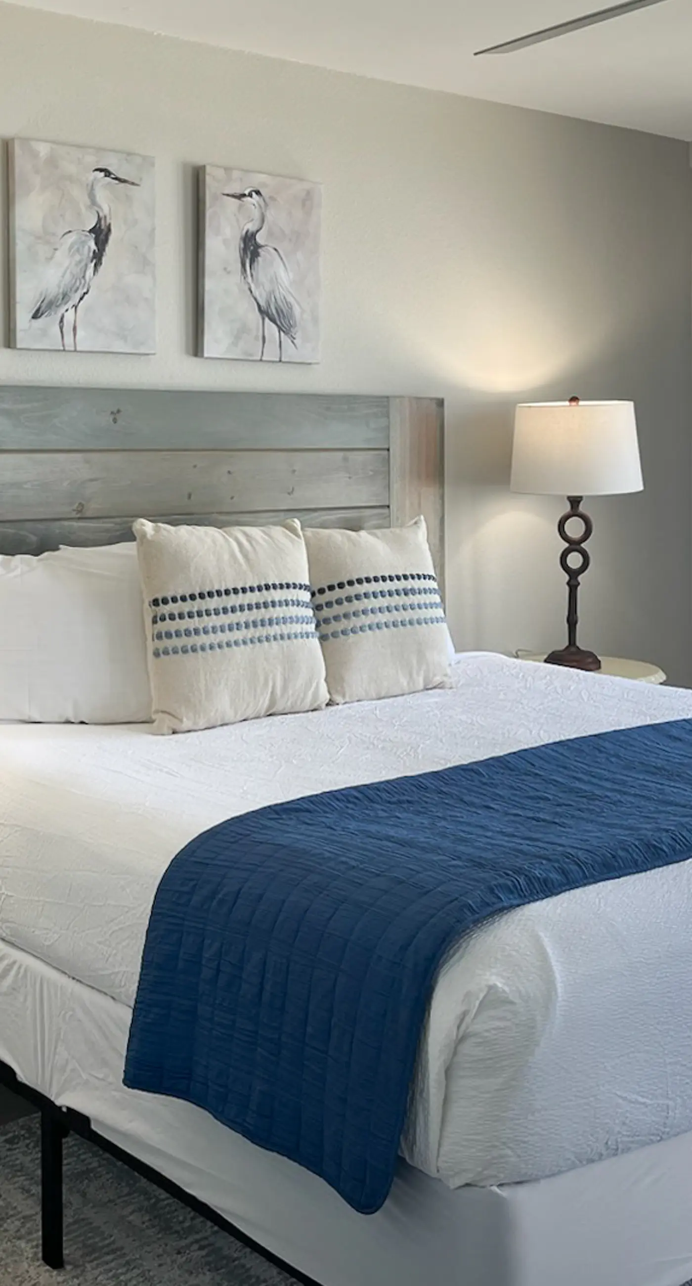 Island Princess 412- Beachfront condo with pool, hot tub, gym access, balcony