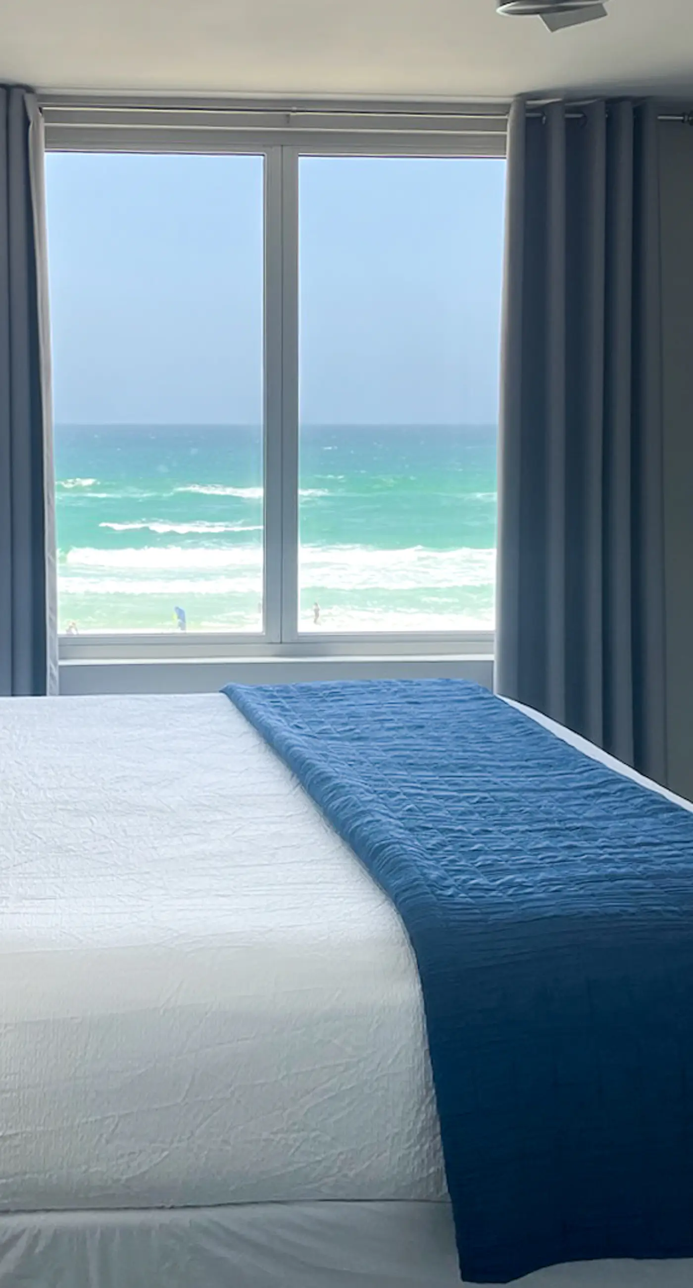 Island Princess 412- Beachfront condo with pool, hot tub, gym access, balcony