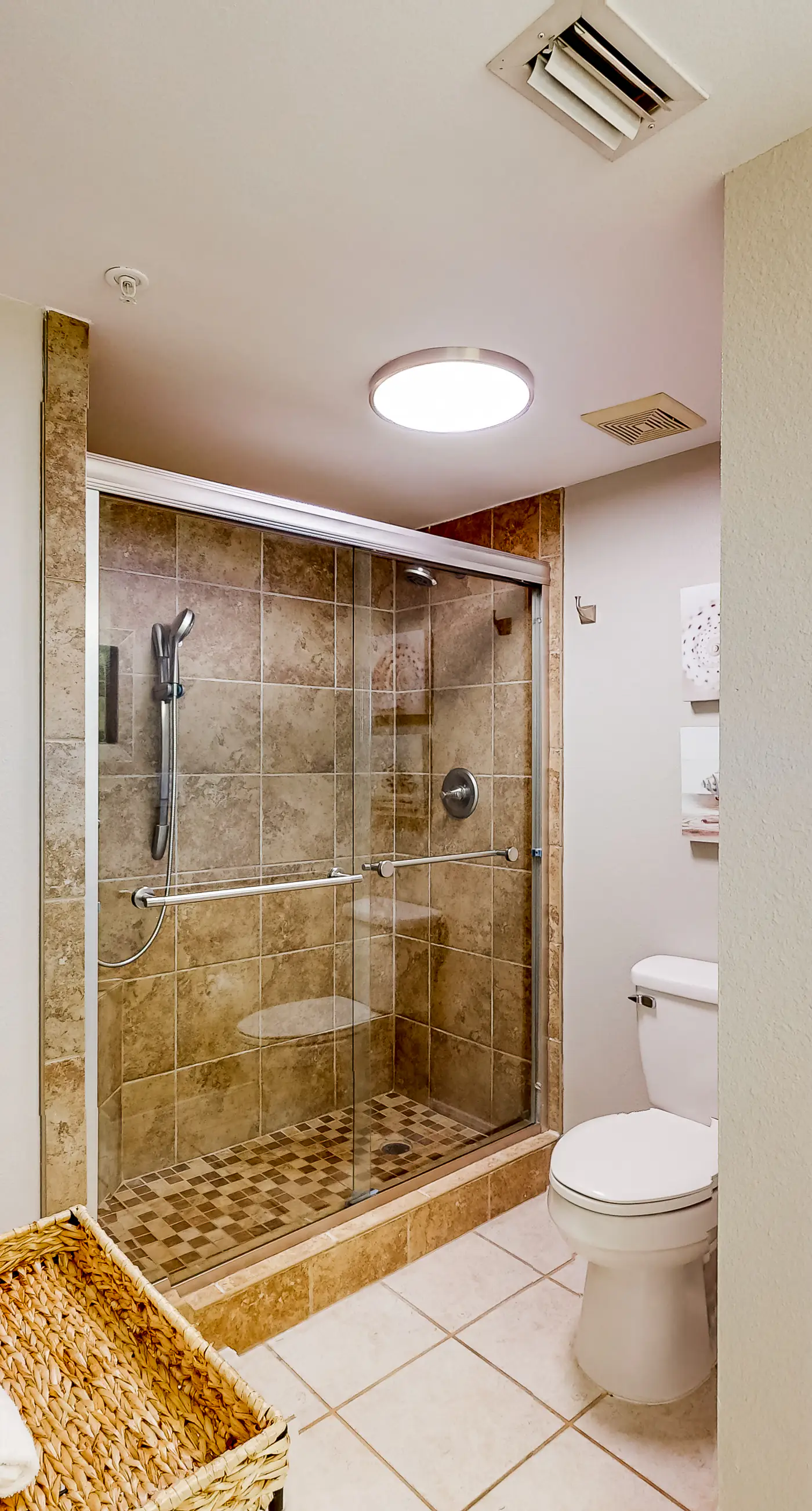 Island Princess 412- Beachfront condo with pool, hot tub, gym access, balcony