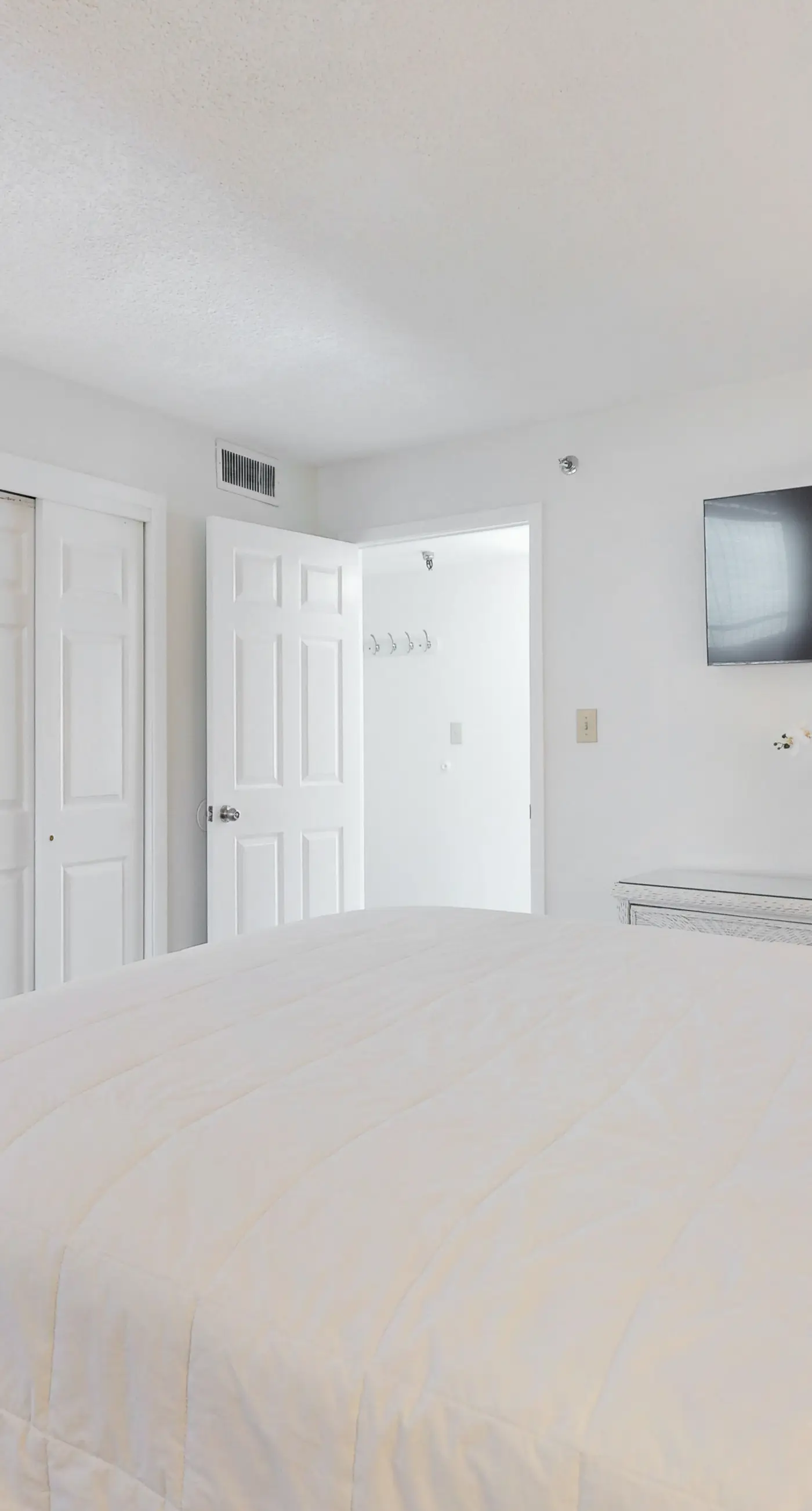 Islander W 406 - Stunning oceanfront condo with access to a shared pool and private beach entry
