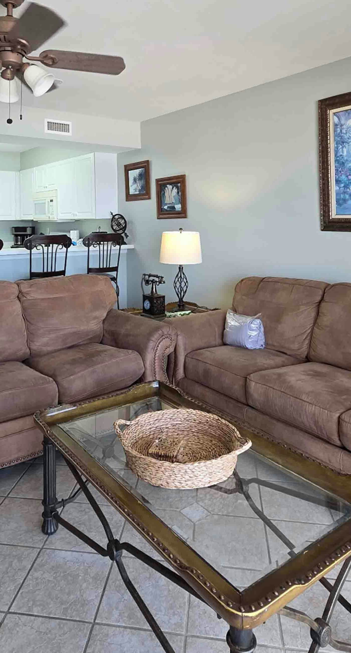 Pelican Isle 304-Cozy beachfront condo with private balcony, shared pool & beach access