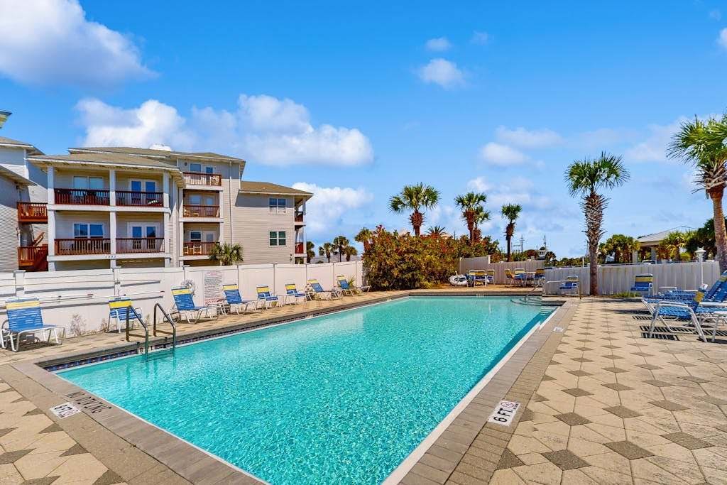 Island Sands 104 - Beautiful seaside condo featuring a sparkling pool and direct beach access