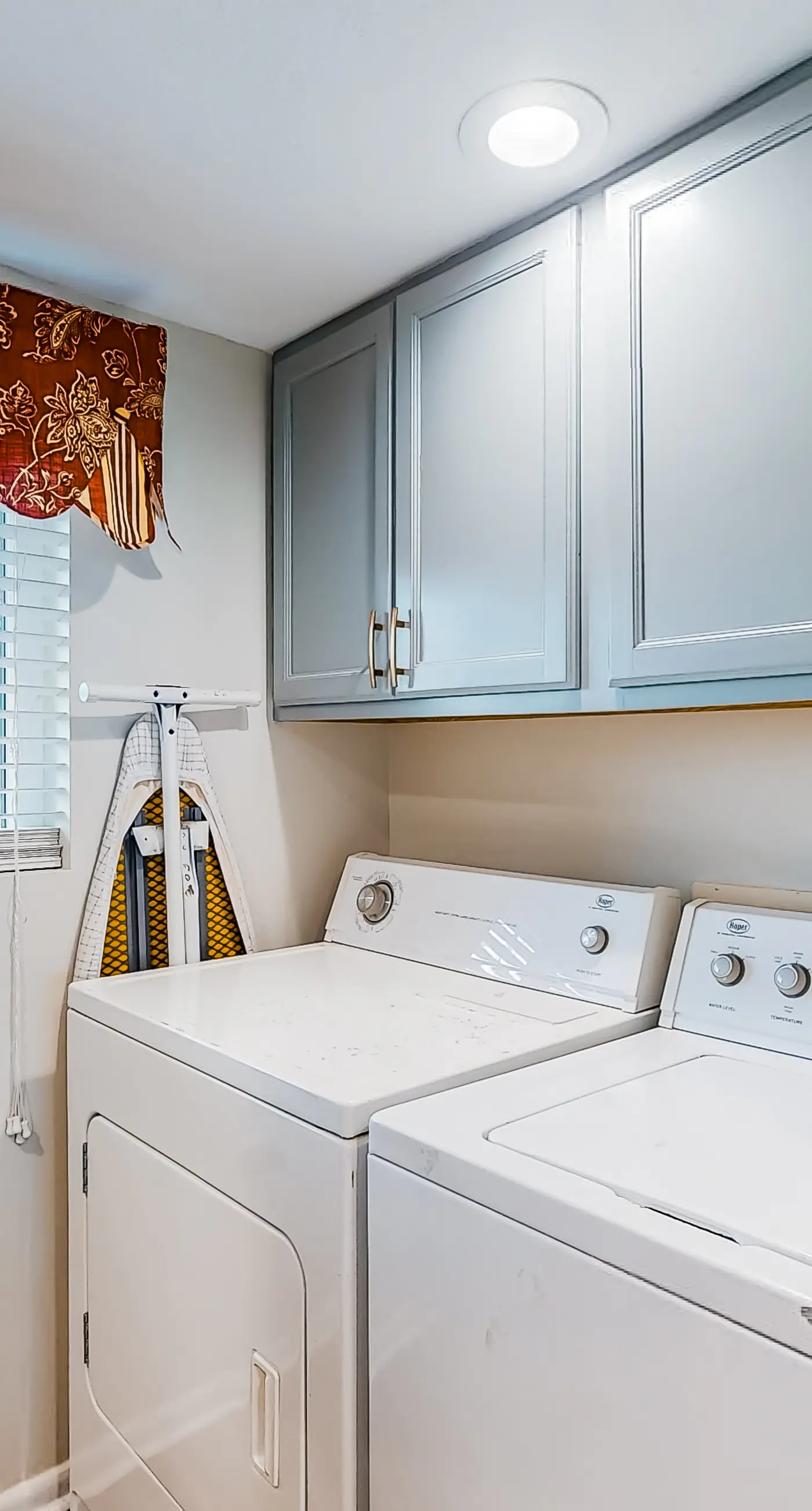 Surf Dweller 203- Beachfront resort condo with outdoor pool, Gulf views, balcony, W/D, & AC