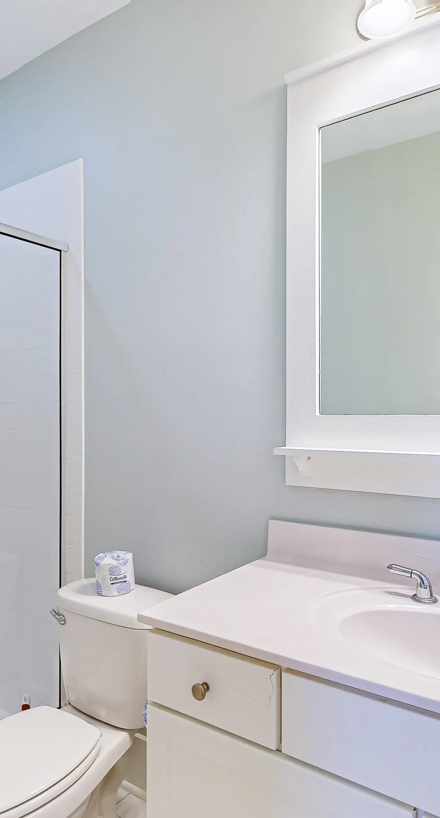 Dog-friendly home with hot tub - beach access one mile away