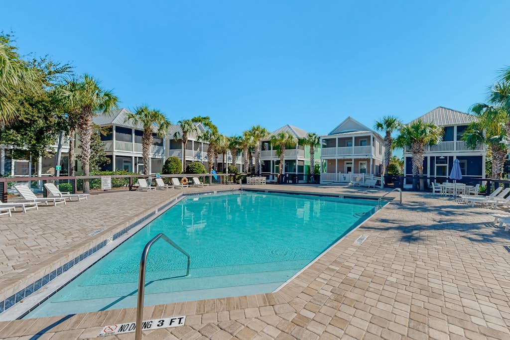 Charming Cottage with Hot Tub, Fitness Center, & Nature Trails