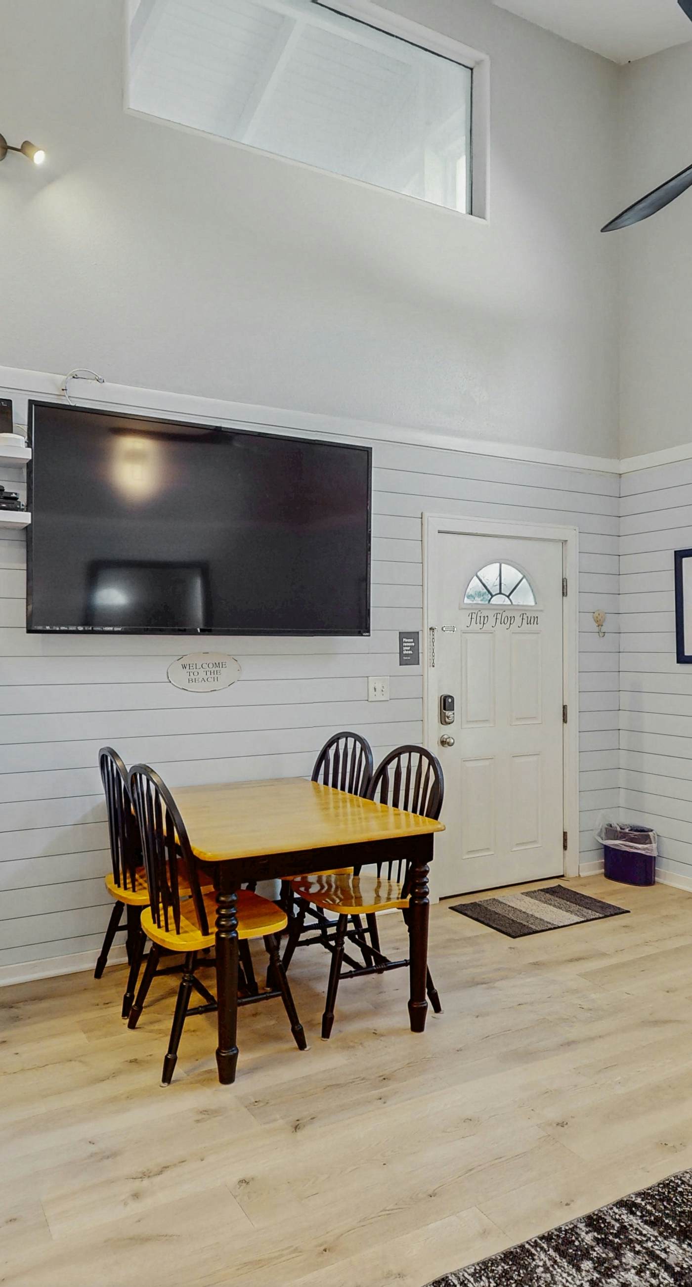 Great, dog-friendly home with Gulf views, shared pool, just steps from the Gulf