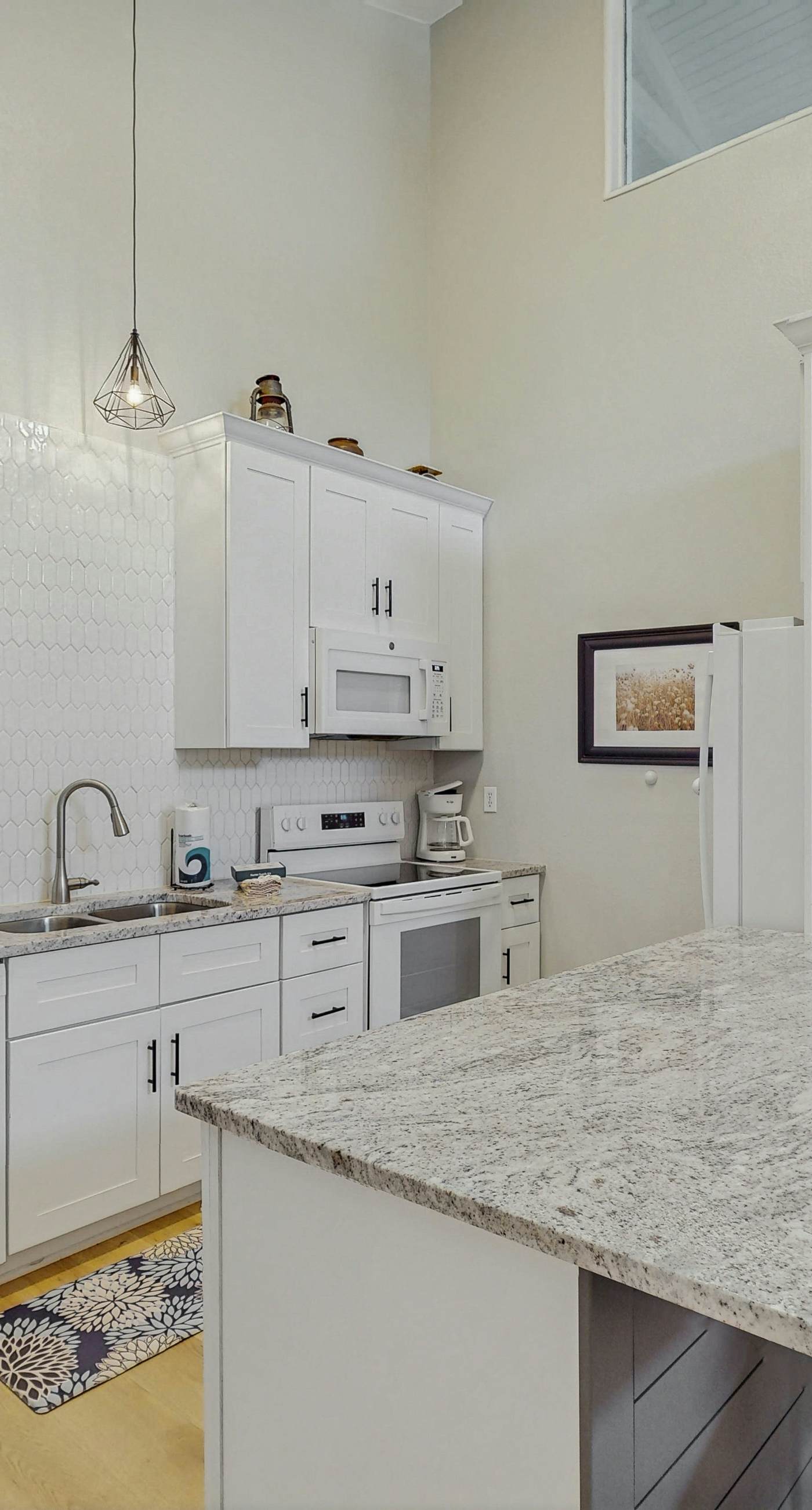 Great, dog-friendly home with Gulf views, shared pool, just steps from the Gulf