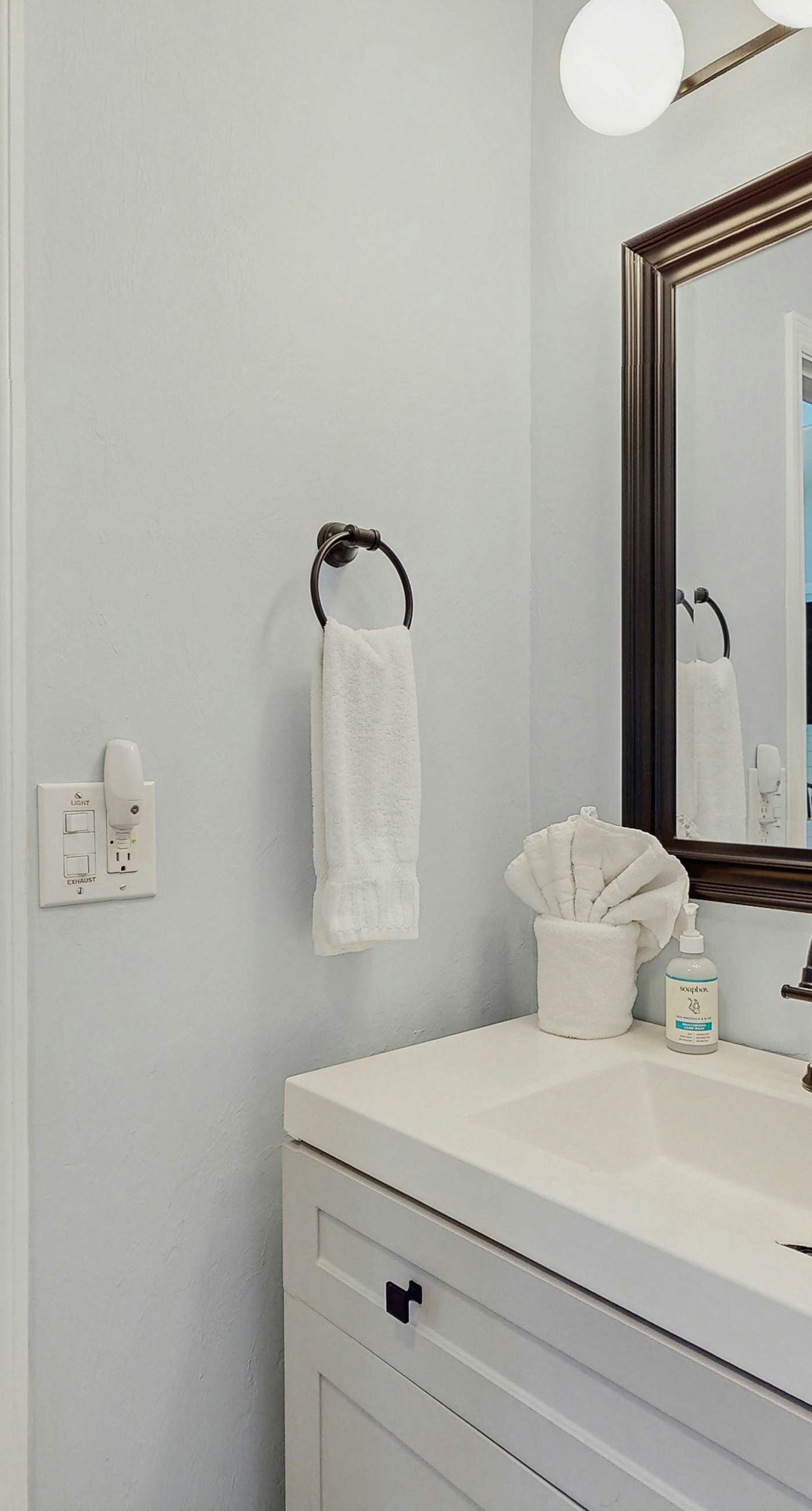 Great, dog-friendly home with Gulf views, shared pool, just steps from the Gulf