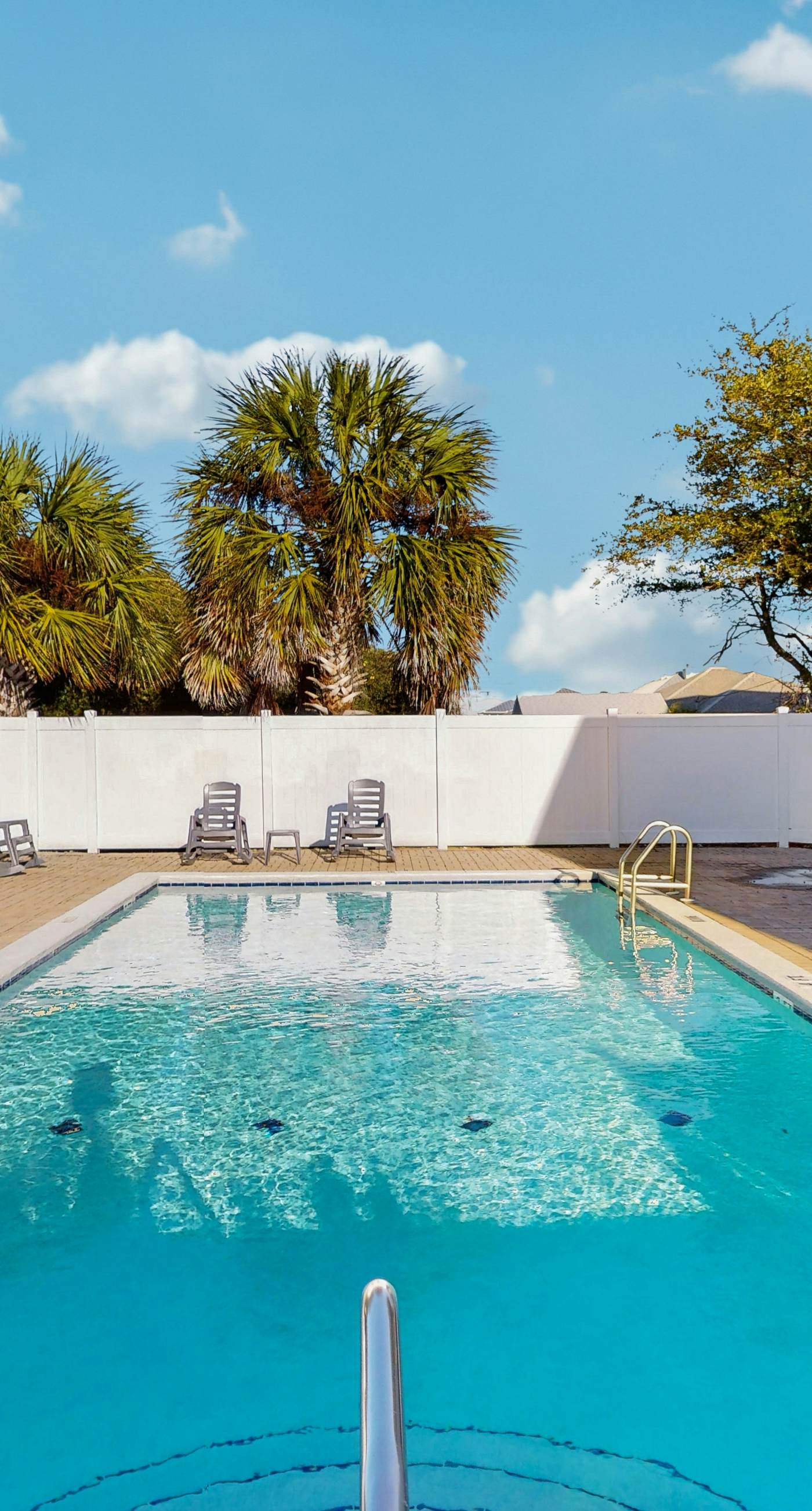 Great, dog-friendly home with Gulf views, shared pool, just steps from the Gulf