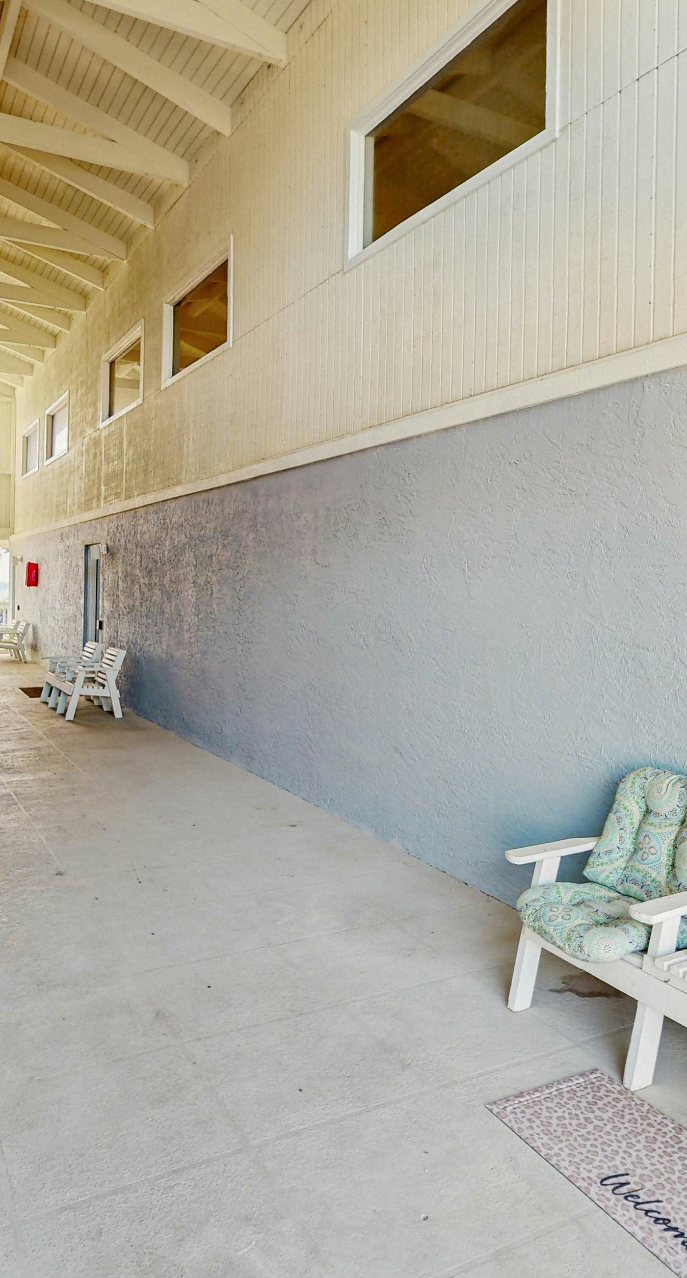 Great, dog-friendly home with Gulf views, shared pool, just steps from the Gulf