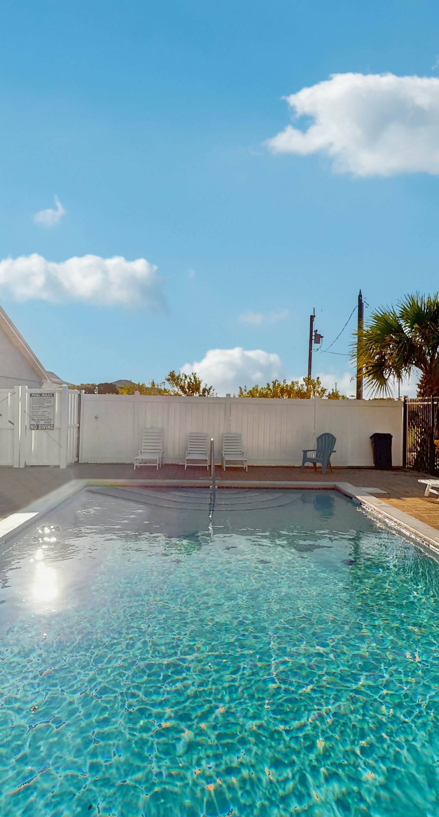 Great, dog-friendly home with Gulf views, shared pool, just steps from the Gulf