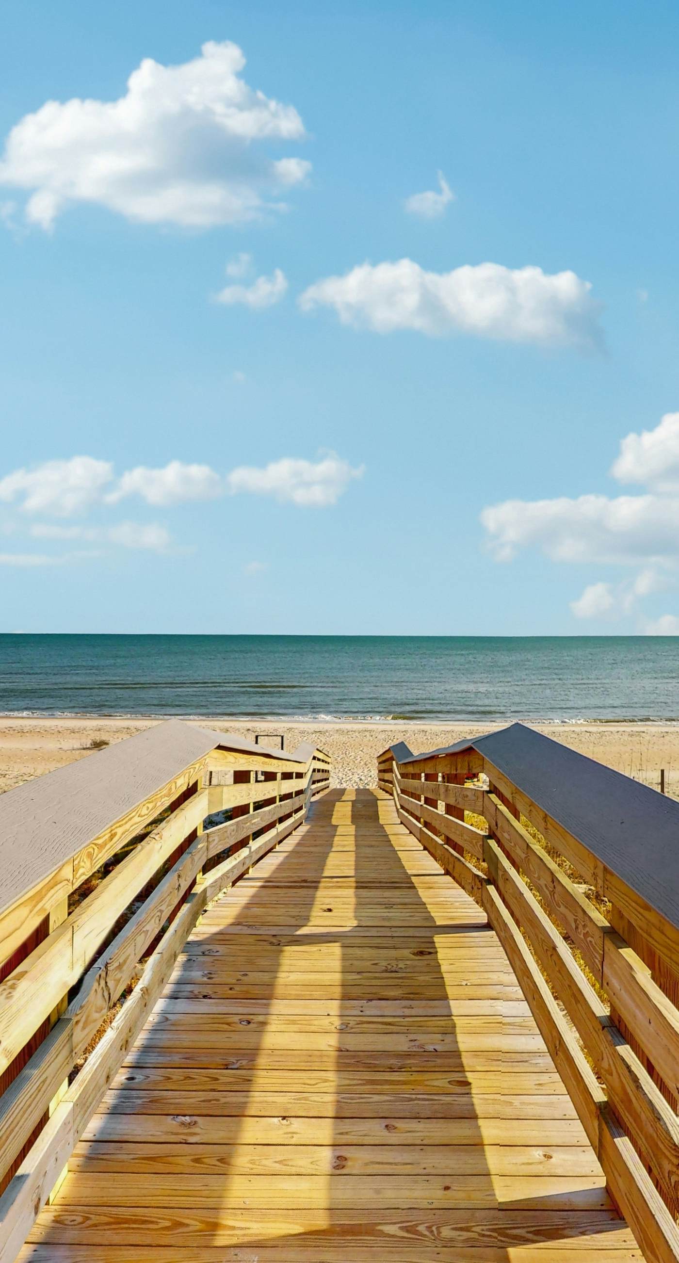 Great, dog-friendly home with Gulf views, shared pool, just steps from the Gulf