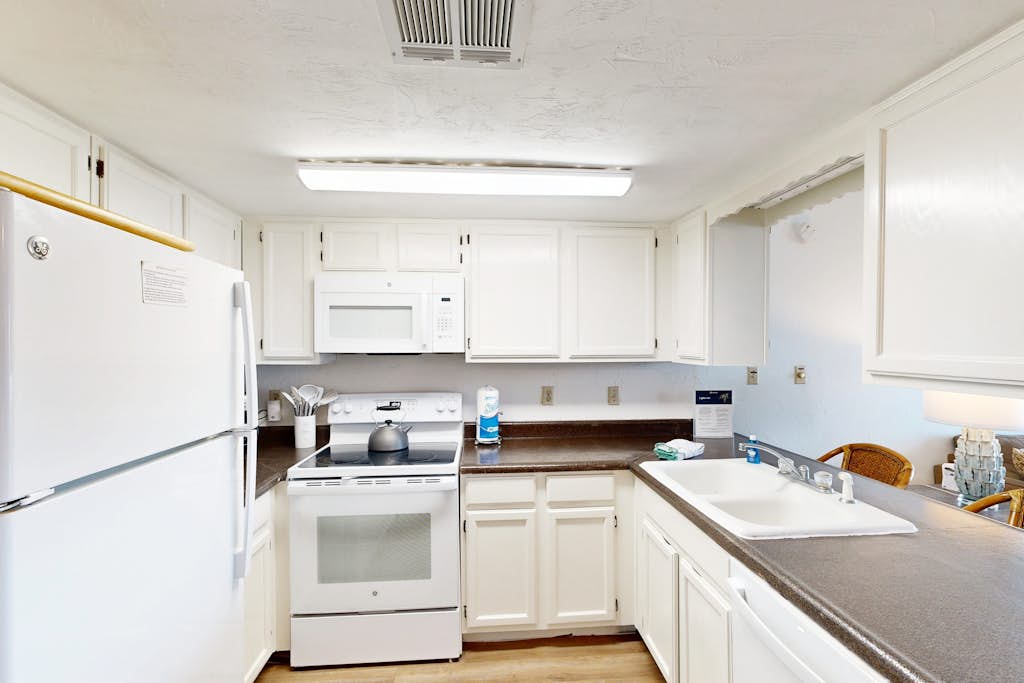 Beachfront Townhome with beach views, deck & more