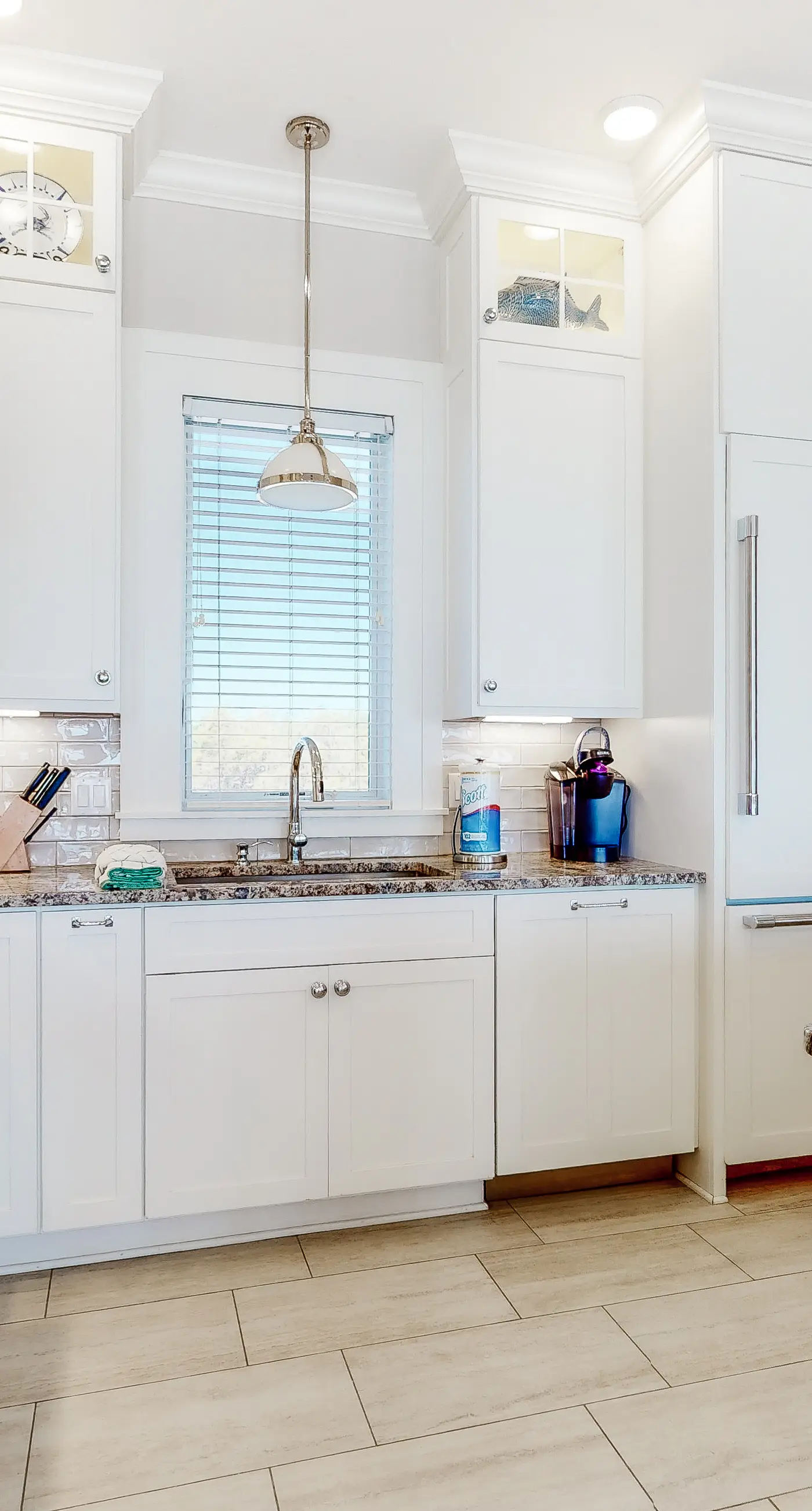 Beachfront home with a porch, washer/dryer, outdoor shower, & AC