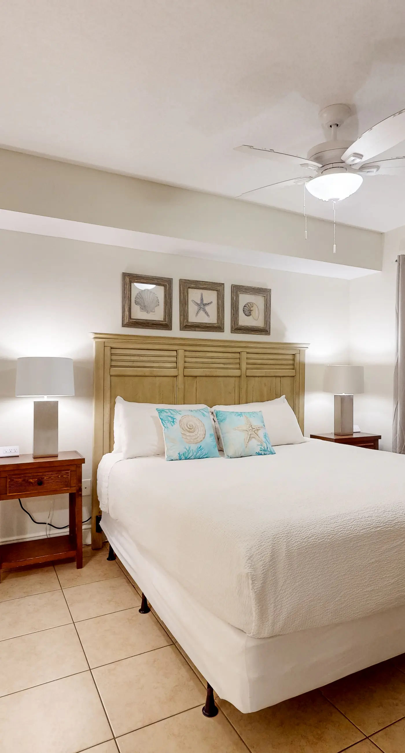 Beachfront condo with balcony, hot tub, pool, gym, open layout, W&D, & AC