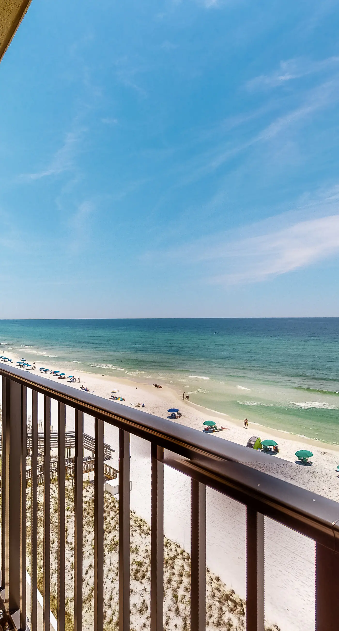 Oceanfront penthouse with pool access, majestic ocean views, washer&dryer, & AC