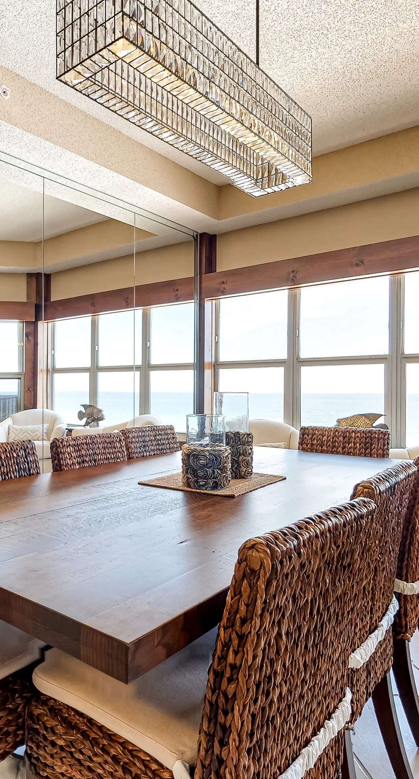 Oceanfront penthouse with pool access, majestic ocean views, washer&dryer, & AC
