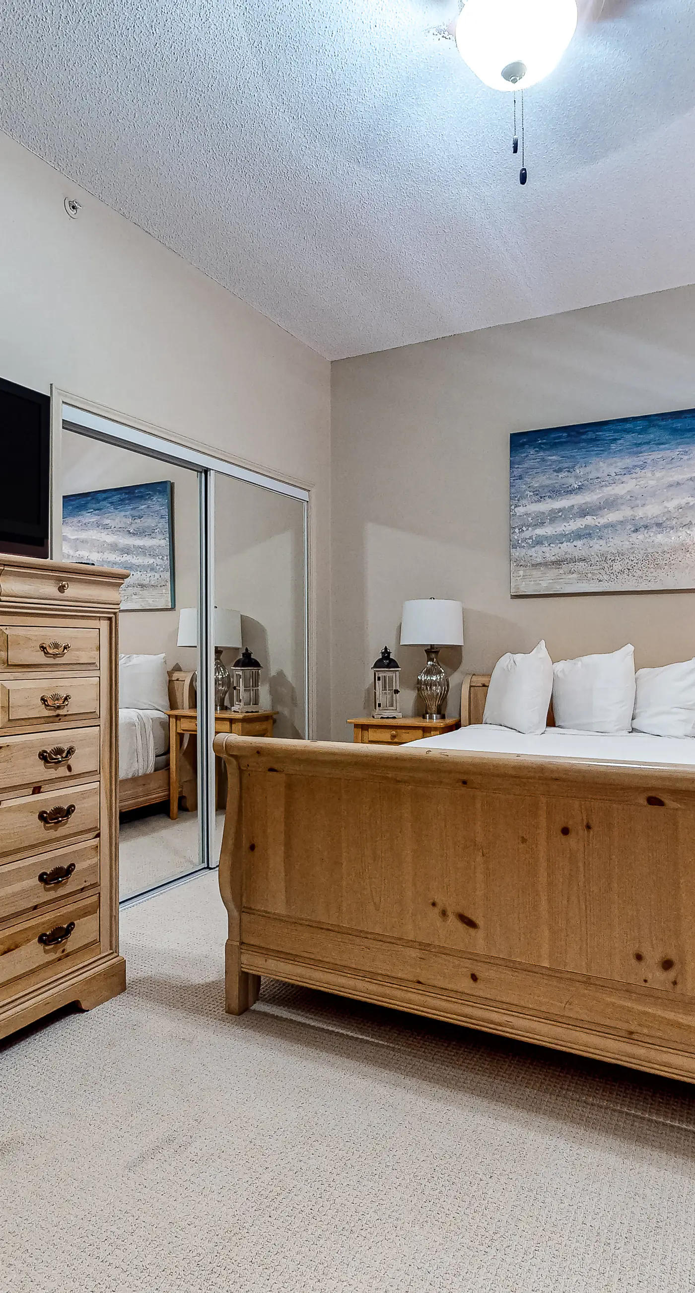 Oceanfront penthouse with pool access, majestic ocean views, washer&dryer, & AC