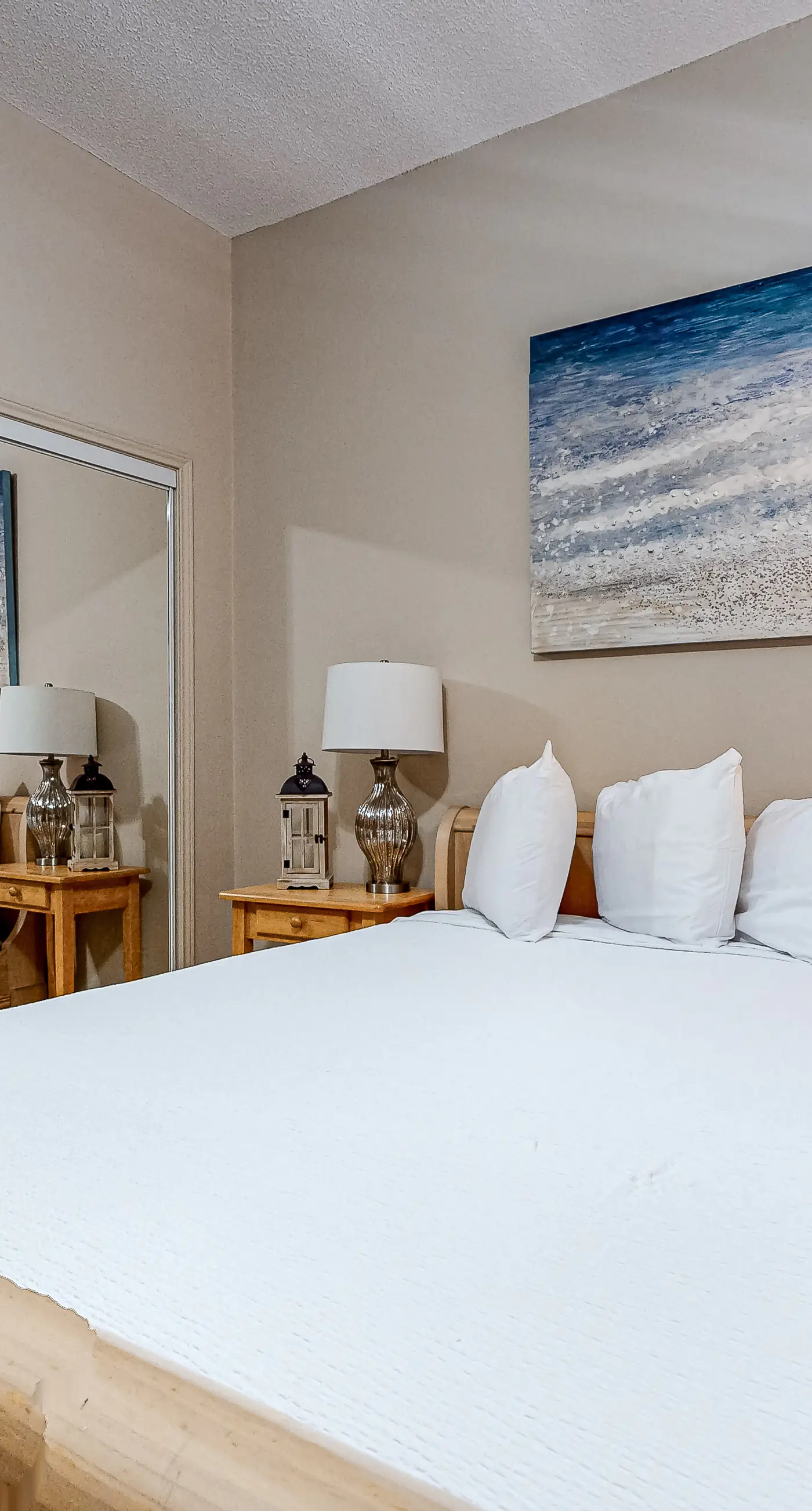 Oceanfront penthouse with pool access, majestic ocean views, washer&dryer, & AC
