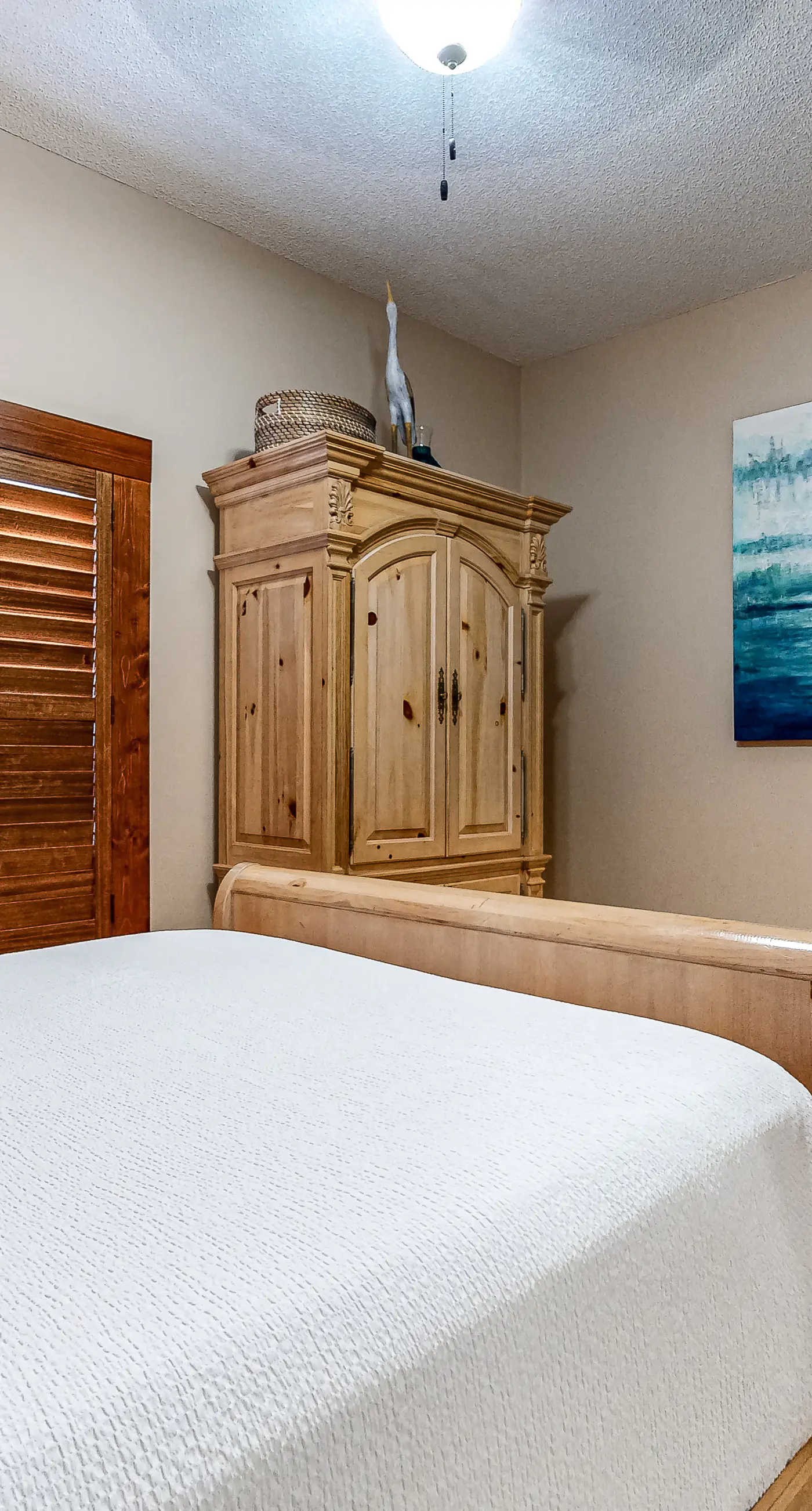 Oceanfront penthouse with pool access, majestic ocean views, washer&dryer, & AC