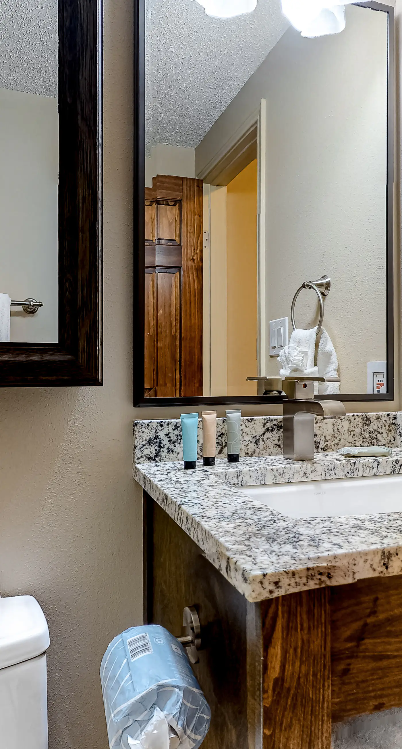 Oceanfront penthouse with pool access, majestic ocean views, washer&dryer, & AC