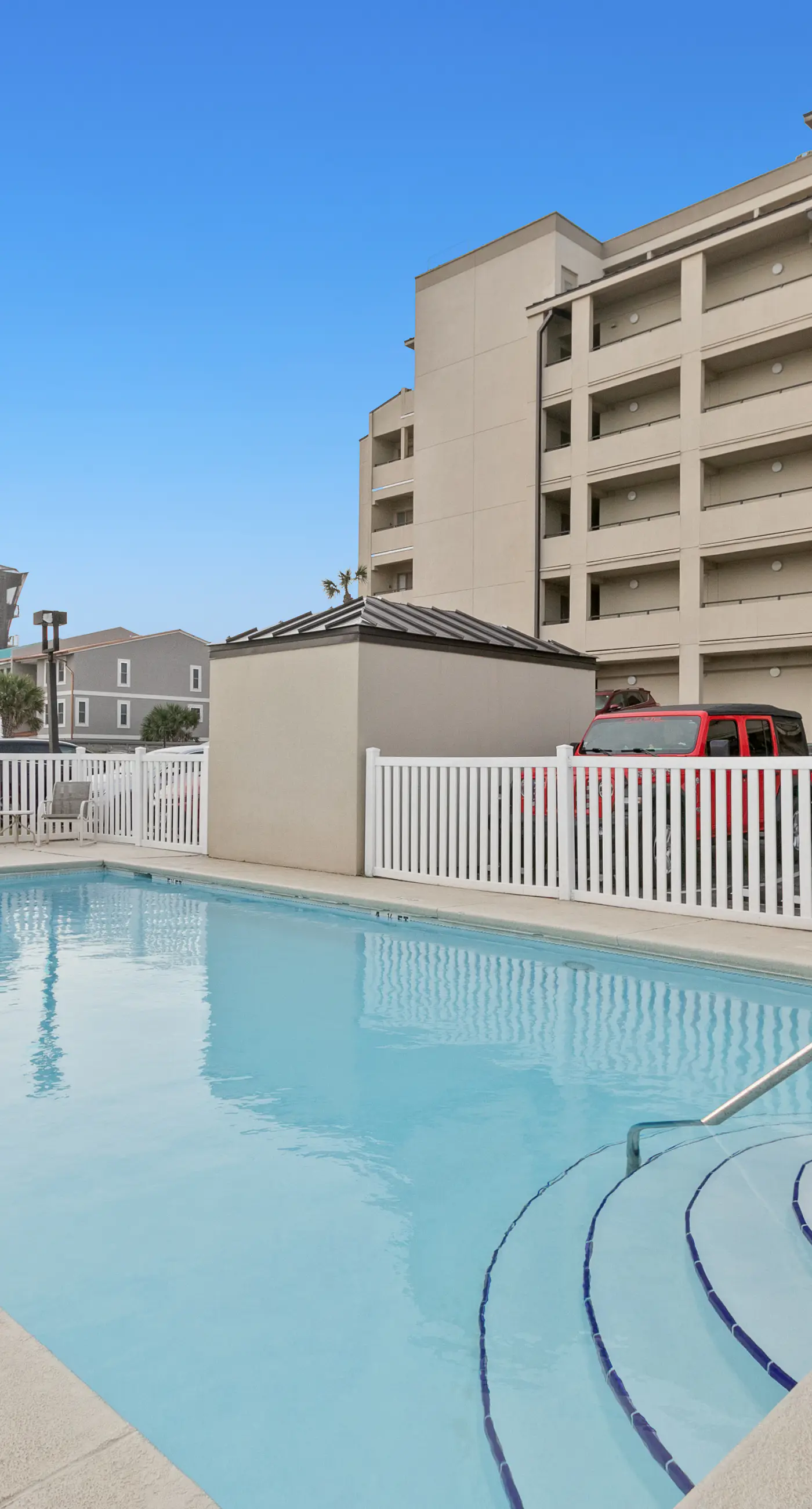 Oceanfront penthouse with pool access, majestic ocean views, washer&dryer, & AC