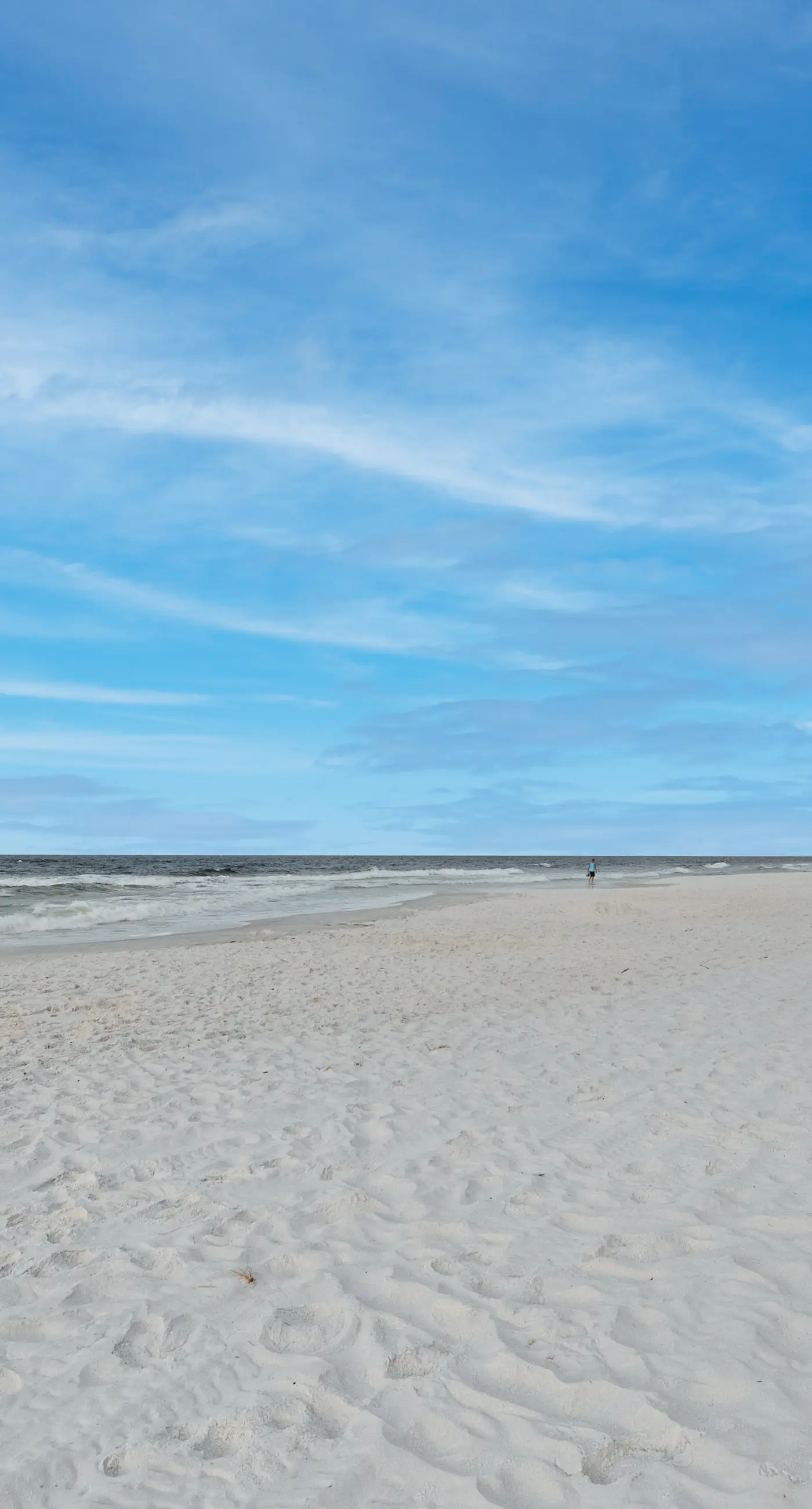 Oceanfront penthouse with pool access, majestic ocean views, washer&dryer, & AC
