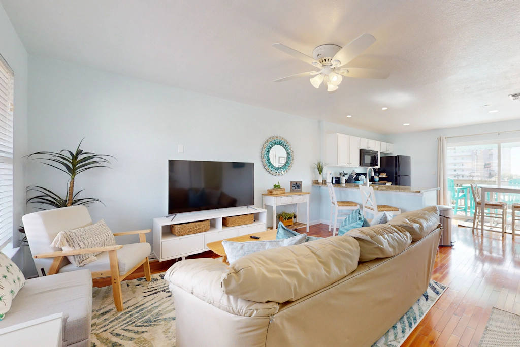 Island Gardens 303 - Cozy coastal condo, dog friendly, gulf view and close to beach access