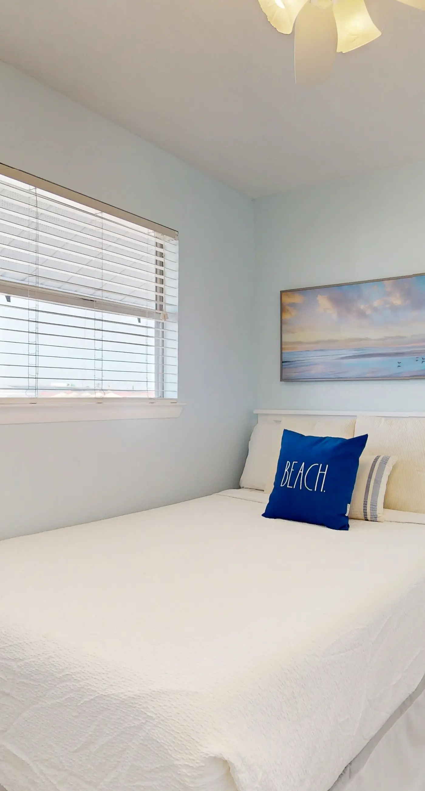 Island Gardens 303 - Cozy coastal condo, dog friendly, gulf view and close to beach access