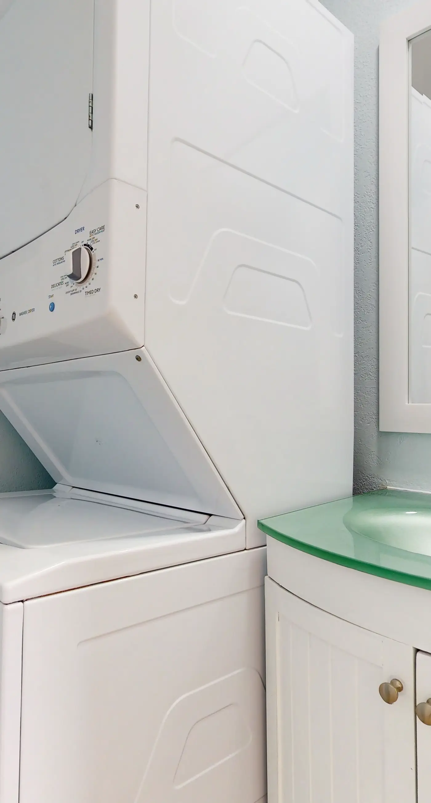 Island Gardens 303 - Cozy coastal condo, dog friendly, gulf view and close to beach access