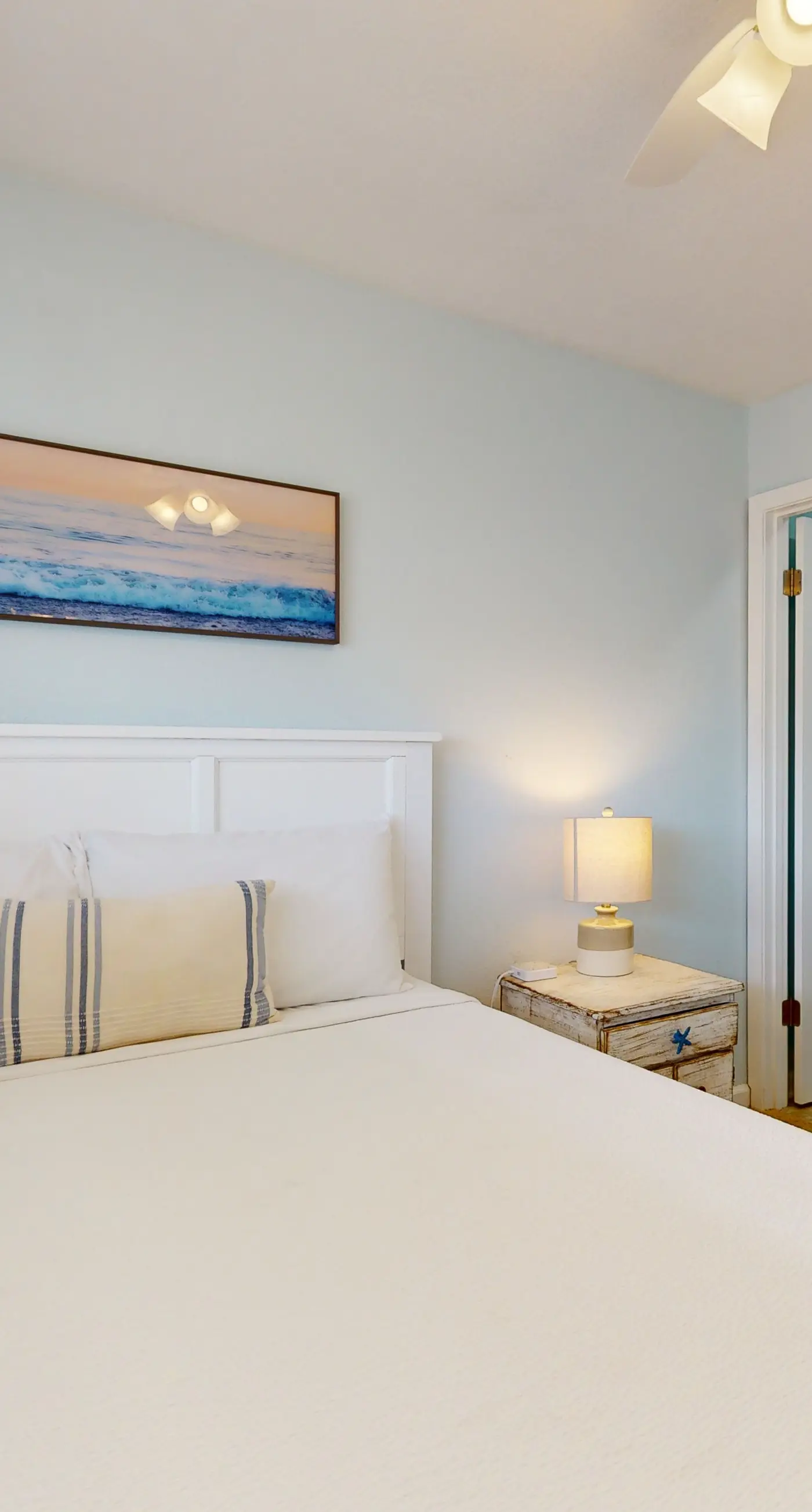 Island Gardens 303 - Cozy coastal condo, dog friendly, gulf view and close to beach access