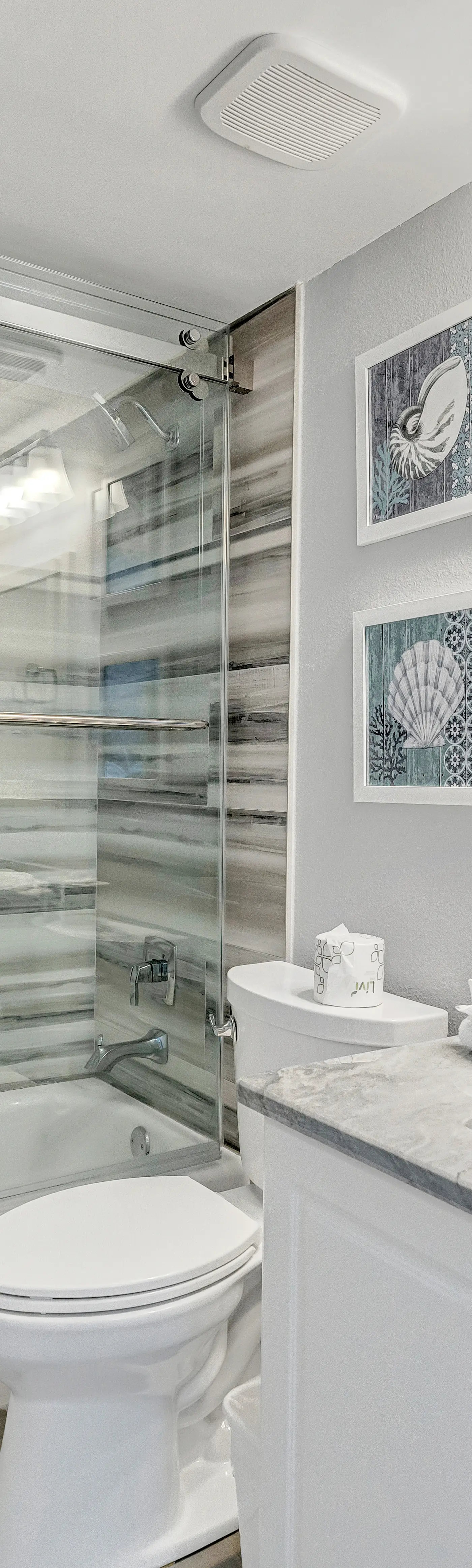 Island Princess 411- Seaside condo with wonderful beach views, balcony, grill, pool, hot tub, & gym